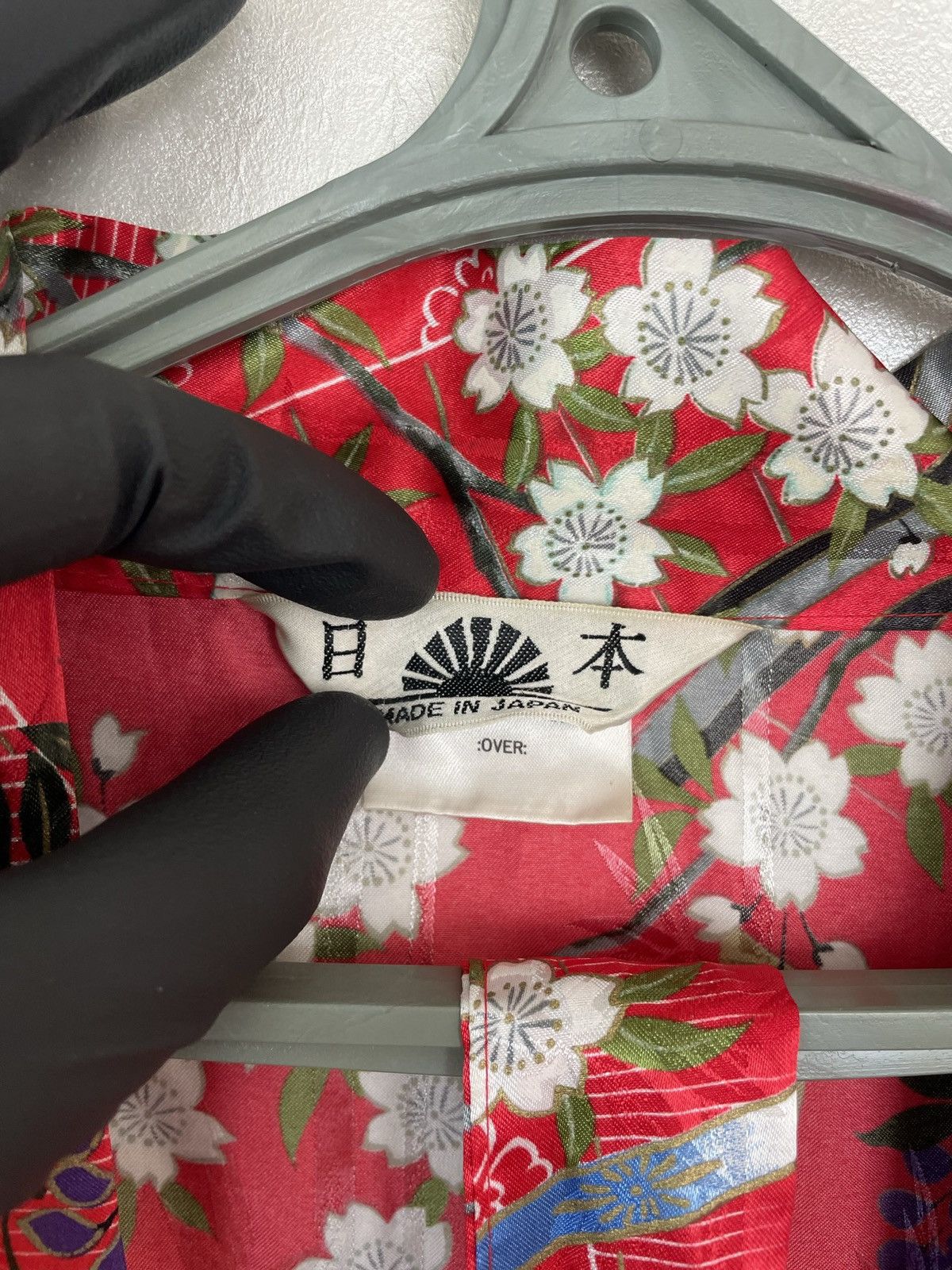 Japanese Brand Rare Red Kimono Robe Made in Japan – Floral & Samurai Design Size M / US 6-8 / IT 42-44 - 9 Thumbnail