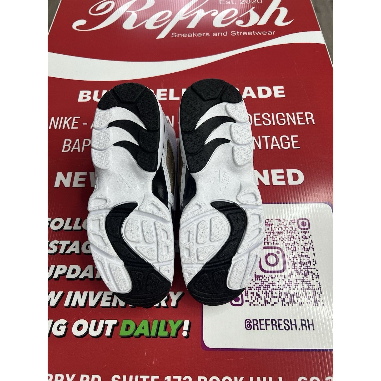 Nike Nike Air Diamond Turf Protro ‘92 Atlanta Falcons Size 10 Size US 10 / EU 43 - 6 Thumbnail