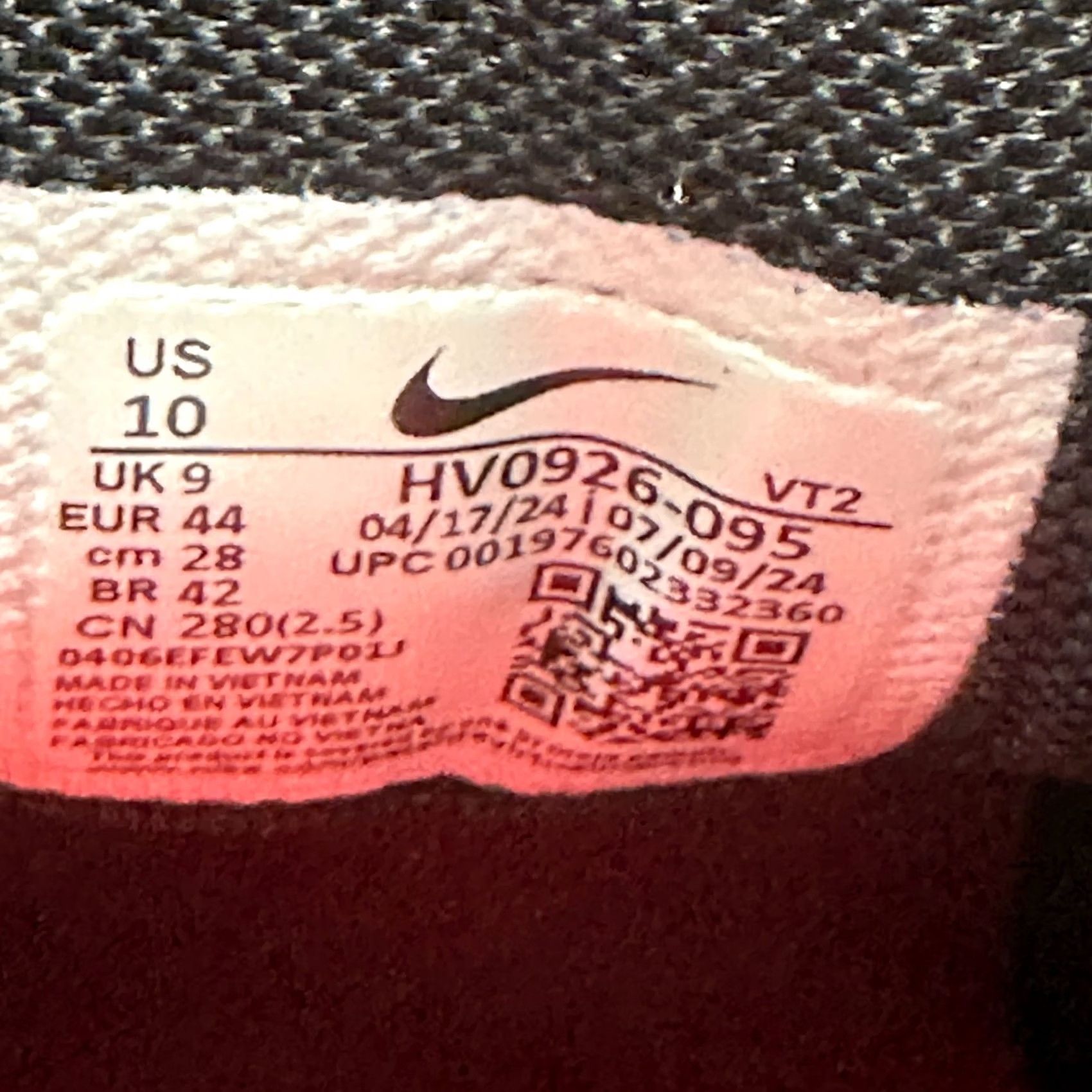 Nike Nike Air Zoom Vomero 5 Mens Size 10 Metallic Silver University Red Gray Sneaker 2024 Mens Size US 10 / EU 43 - 7 Thumbnail