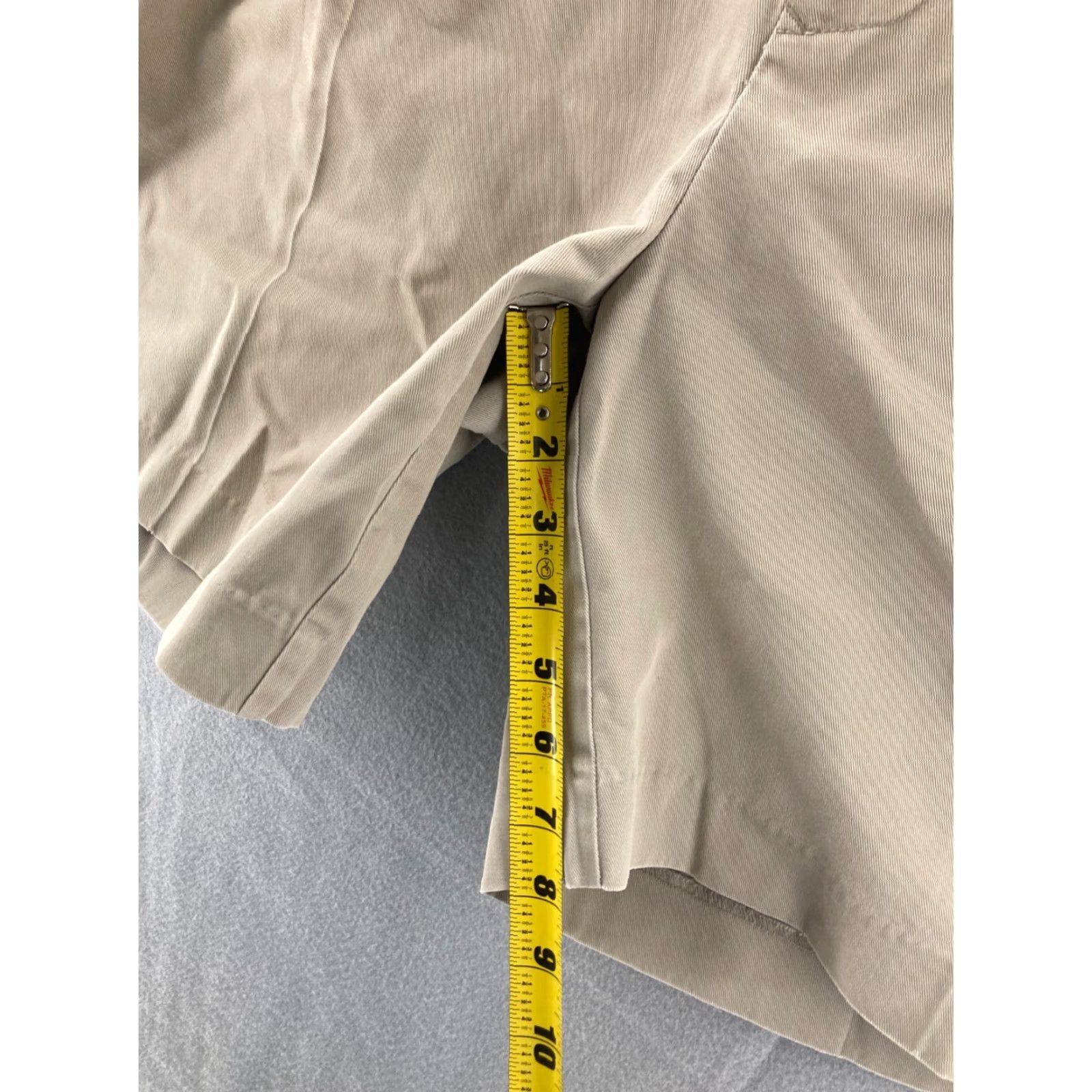 Izod VTG IZOD Club Shorts Men 38 Beige Chino Pleated Front Pockets Casual Preppy Golf Size US 38 / EU 54 - 4 Thumbnail