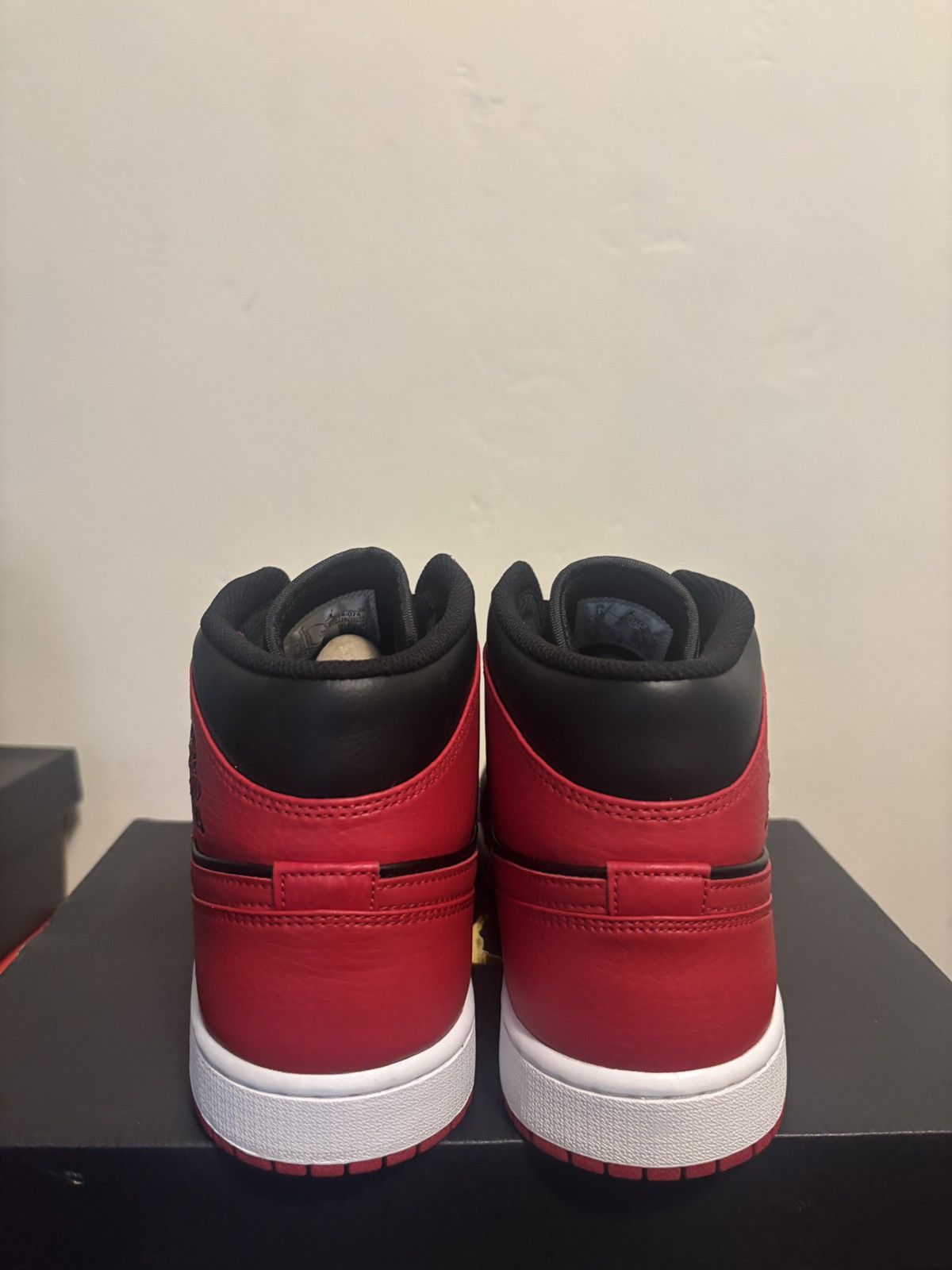Other Air Jordan 1 Mid "Banned" Size US 11 / EU 44 - 7 Thumbnail