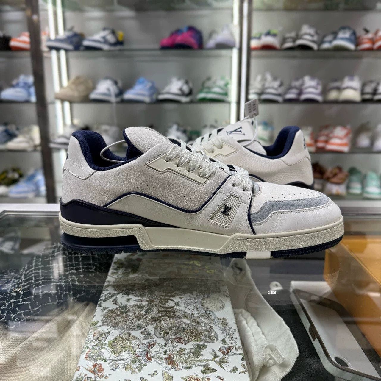 Louis Vuitton Louis Vuitton LV Trainer #54 Size US 12 / EU 45 - 4 Thumbnail