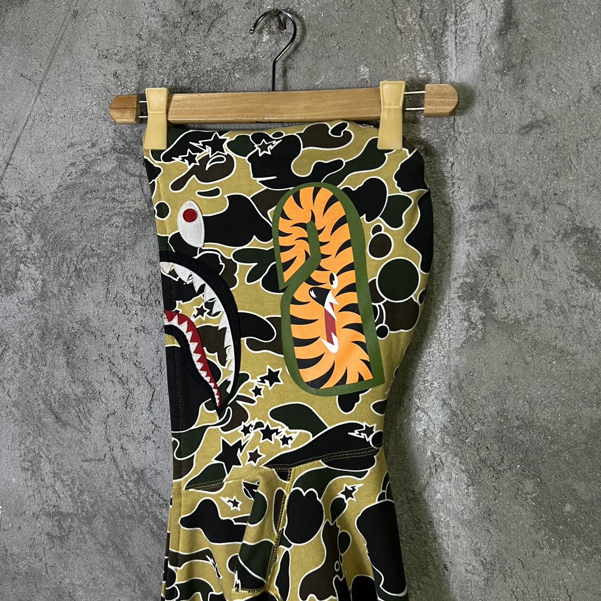 Bape A Bathing Ape Psyche Camo Shark Hoodie - 2021 - Yellow/Multi Size US S / EU 44-46 / 1 - 3 Thumbnail