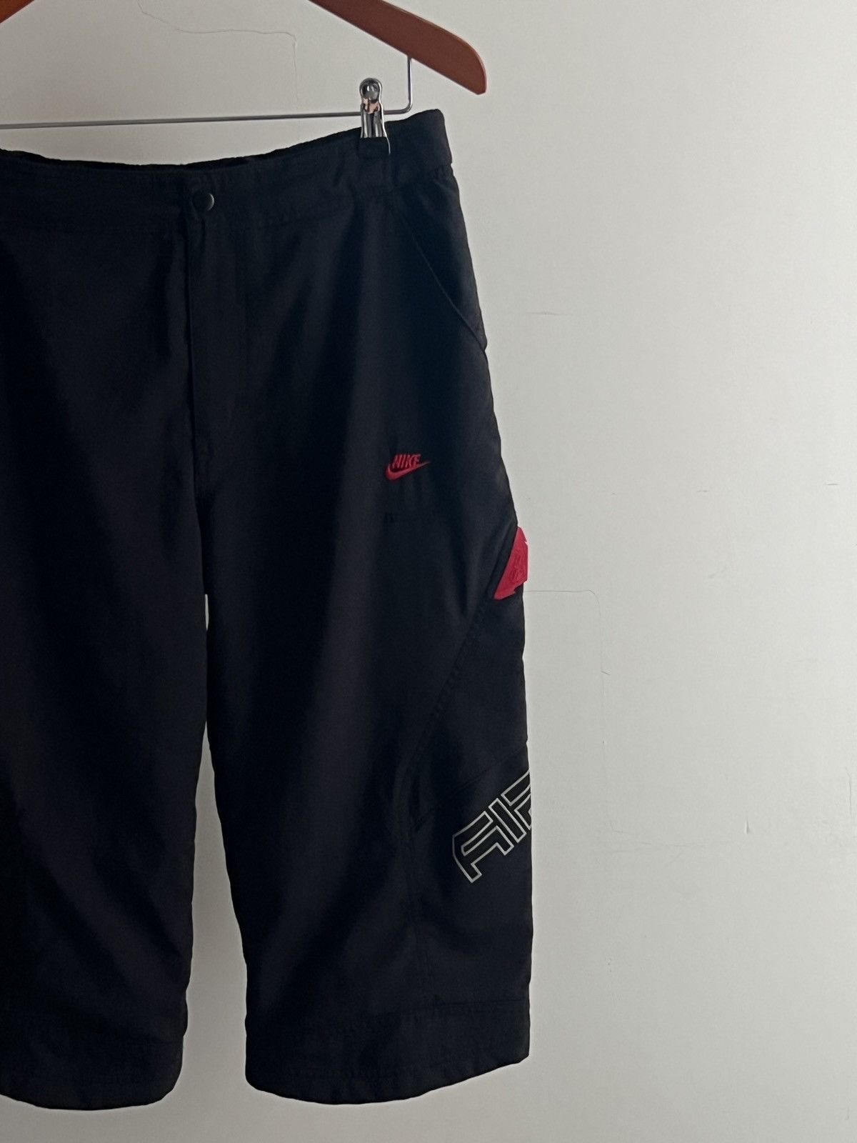Nike Shorts Nike Air Cargo Vintage Elongated breeches ACG Size US 34 / EU 50 - 2 Thumbnail