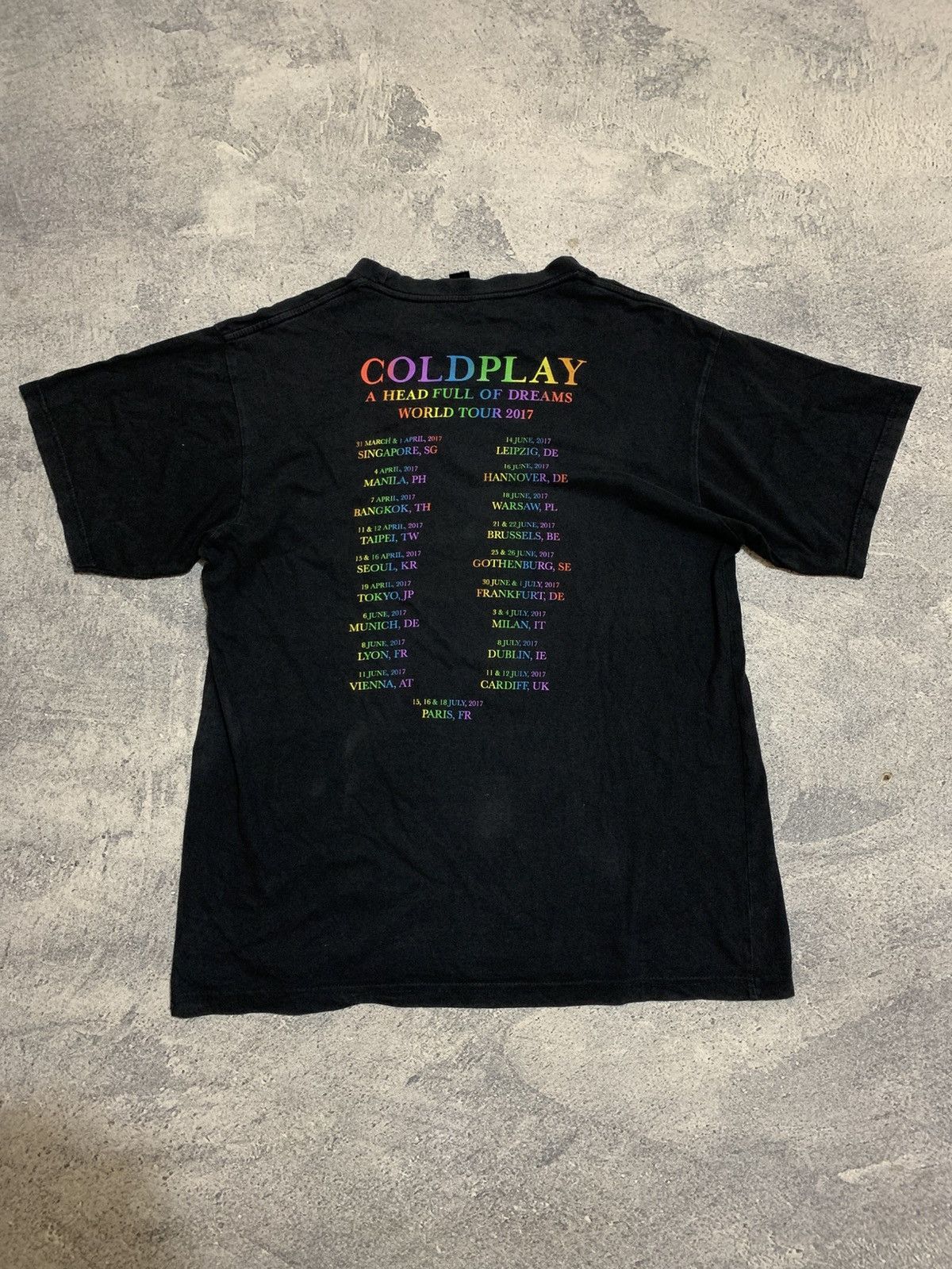 Band Tees Coldplay World Tour 2017 Tees Size US M / EU 48-50 / 2 - 2 Thumbnail