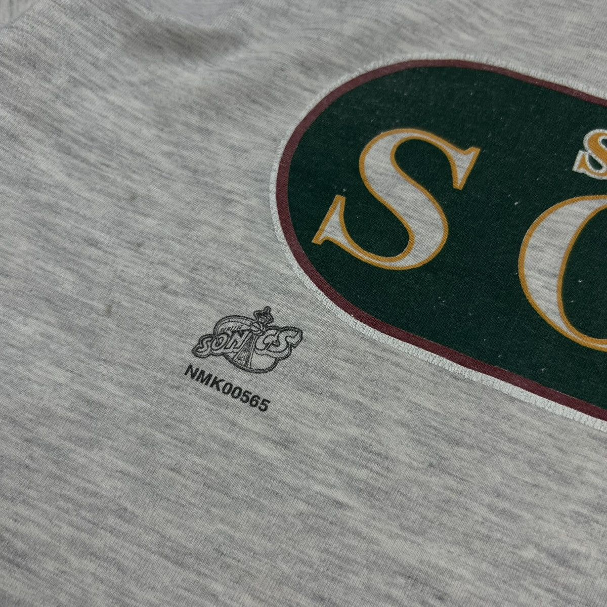 Nutmeg 90s Nutmeg Seattle Sonics Vintage NBA Oversized Tee T-Shirt Size US M / EU 48-50 / 2 - 6 Thumbnail