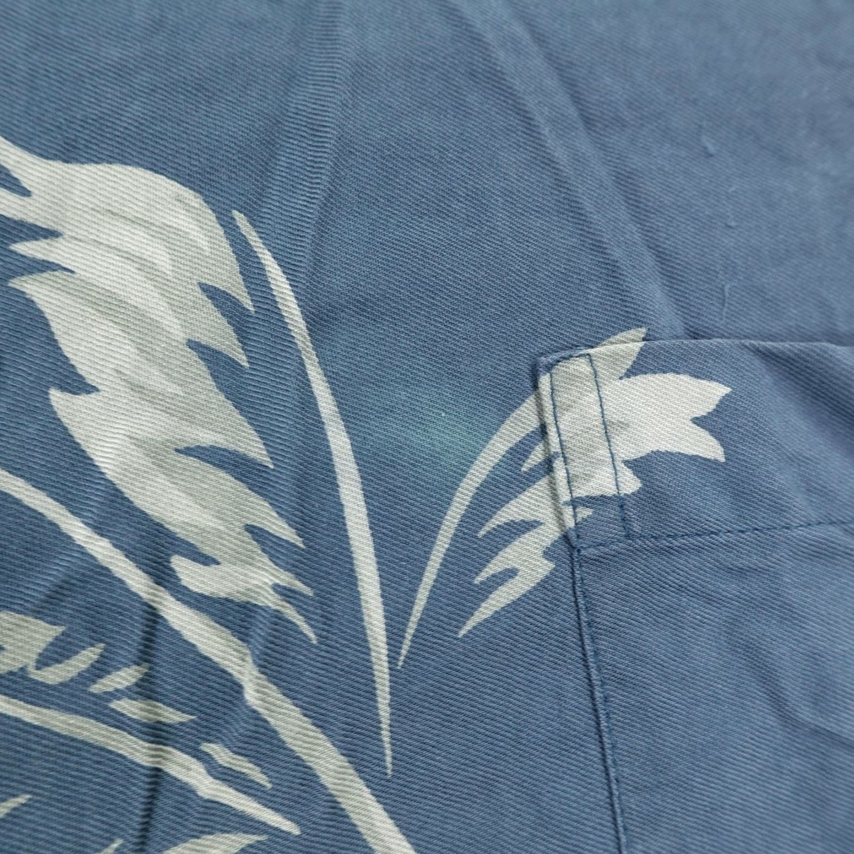 Tori Richard VINTAGE Tori Richard Shirt Men XL Blue Silk Palm Tree Hawaiian Aloha Button-Up Camp Beach Floral 60s 70s Mens Size US XL / EU 56 / 4 - 4 Thumbnail