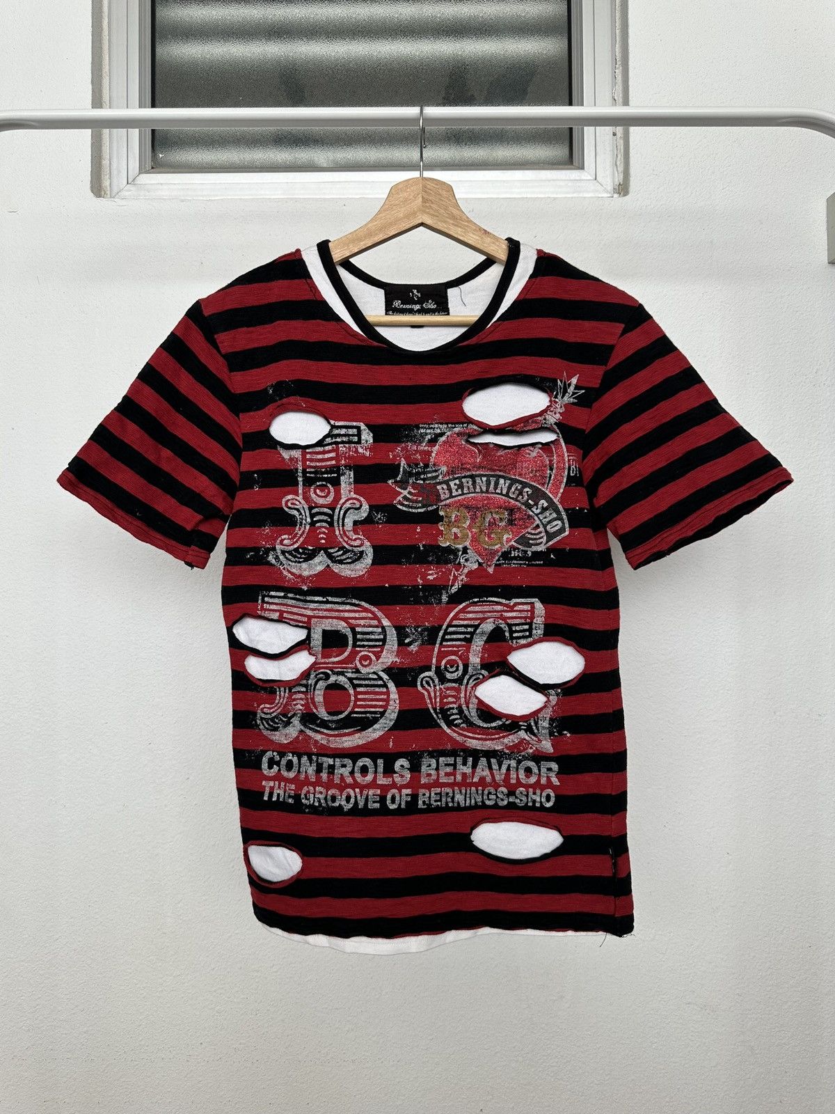 BERNINGS SHO 00's Bernings Sho distressed gothic vkei punk tee Size US M / EU 48-50 / 2 - 8 Thumbnail