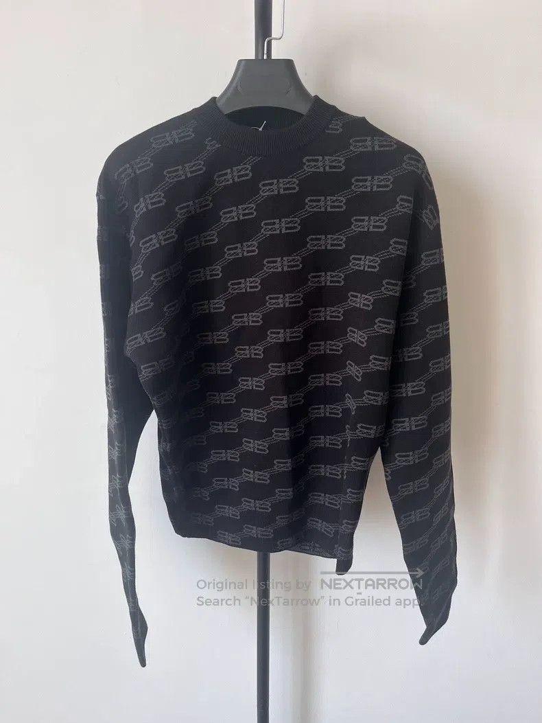 Balenciaga Balenciaga Full Print Round Neck Long Sleeve Hoodie Size US S / EU 44-46 / 1 - 1 Thumbnail