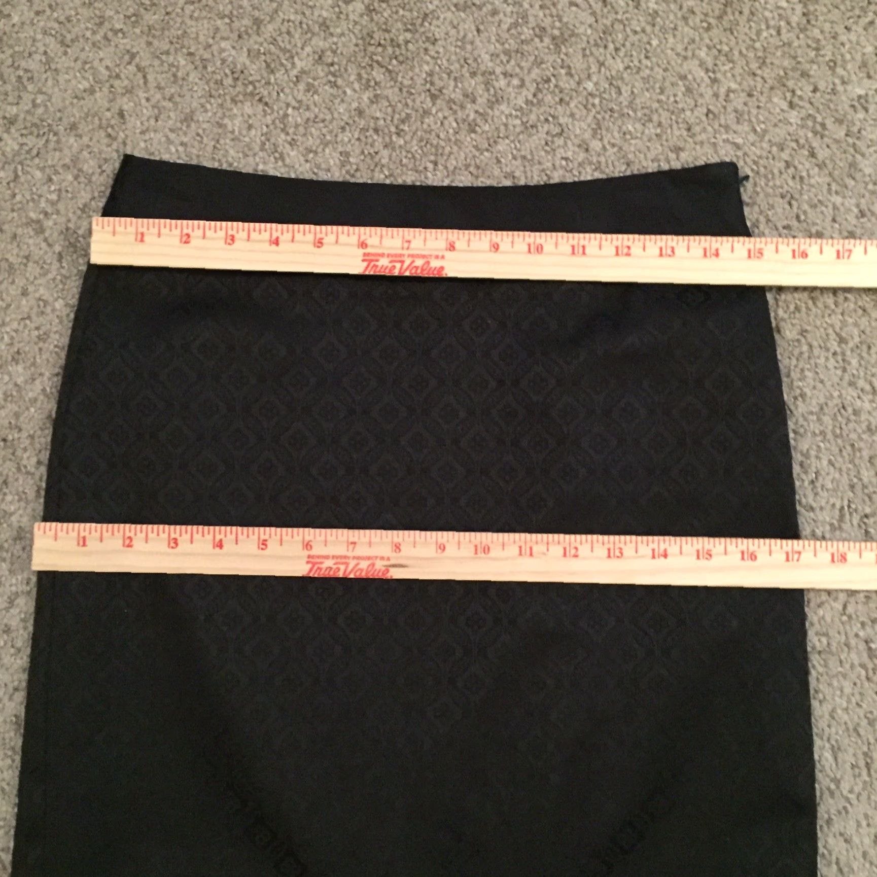 Banana Republic Banana Republic Pencil Skirt Skirt Black 0 Geometric Knee Length Lined A-Line Women Size 25" / US 0 / IT 36 - 3 Thumbnail
