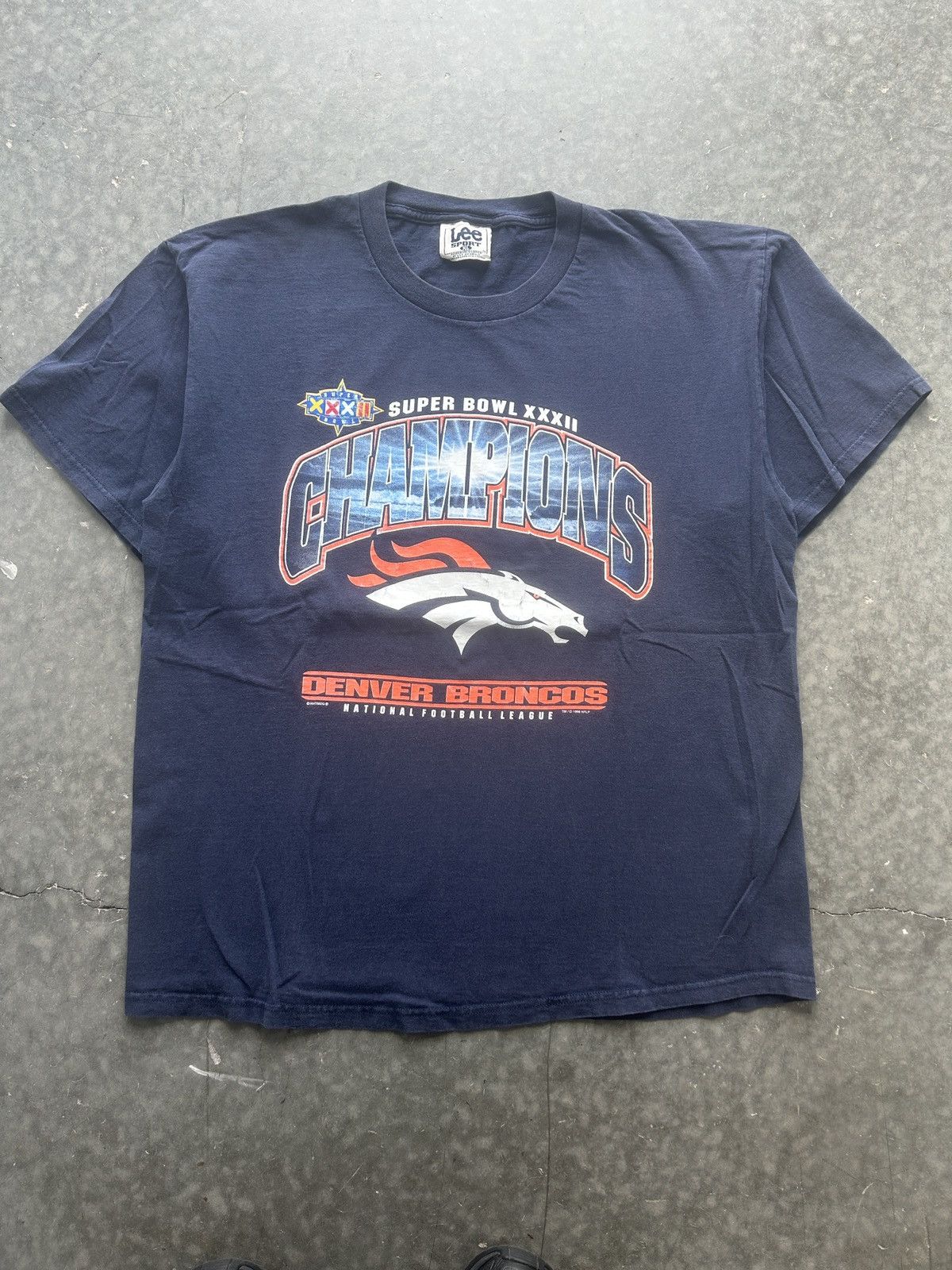 NFL × Vintage Vintage Y2K Denver Broncos Super Bowl Champions Graphic Tee Size US XL / EU 56 / 4 - 2 Thumbnail