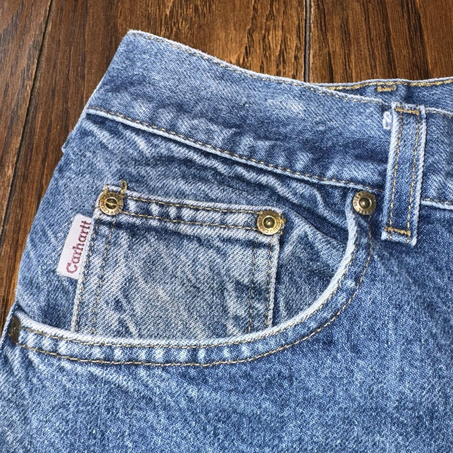 Carhartt VINTAGE Carhartt Jeans Light Wash Traditional Fit Men 38x32 Blue Denim 5-Pocket Design, Zipper, Button, Belt Loops Mens Cowboy Work Classic 90s? Size US 38 / EU 54 - 4 Thumbnail