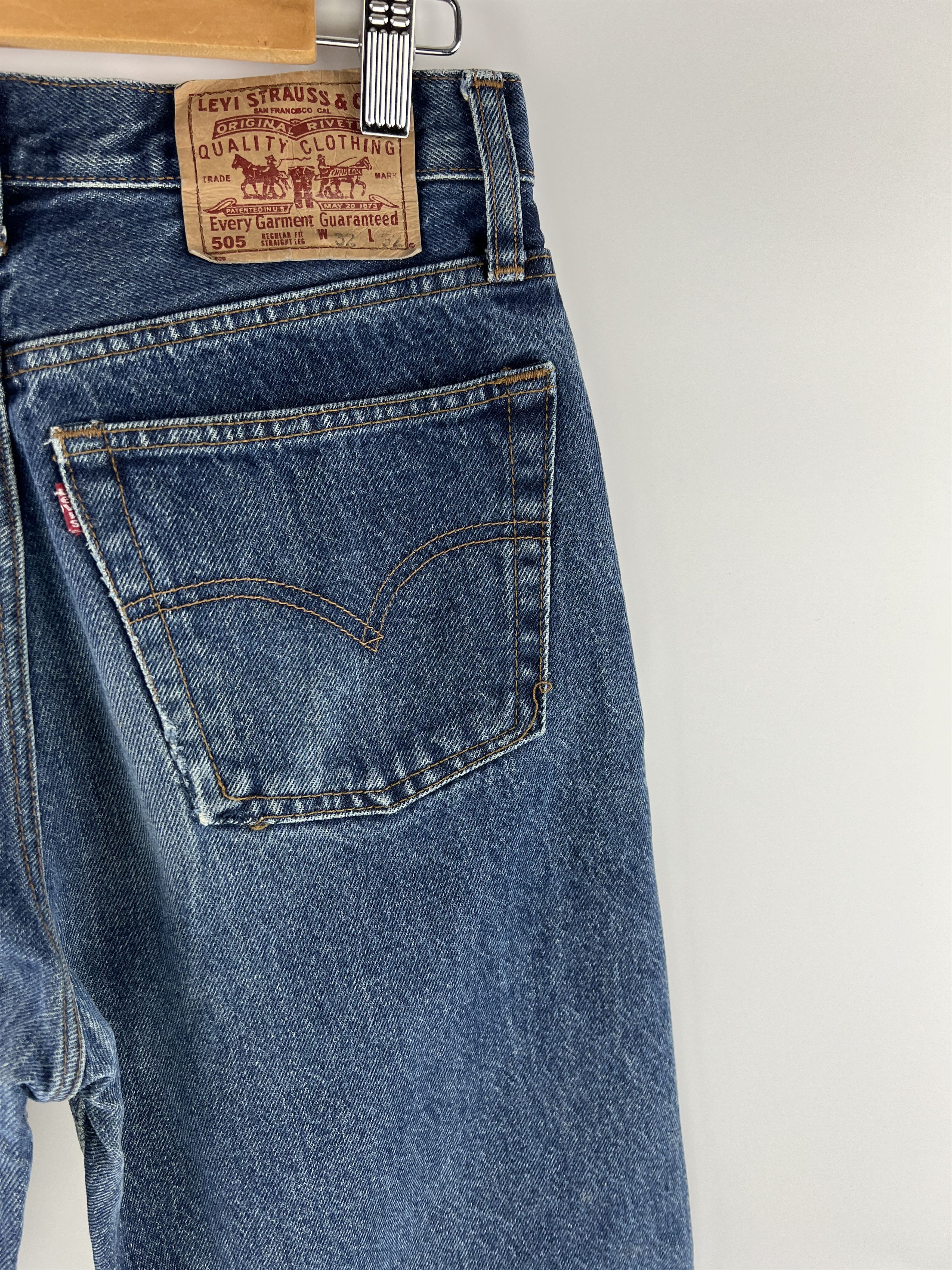 Levi's Vintage Clothing 90s VTG Levis 505 Men's Blue Distressed Jeans Size 32x32 Size US 32 / EU 48 - 5 Thumbnail