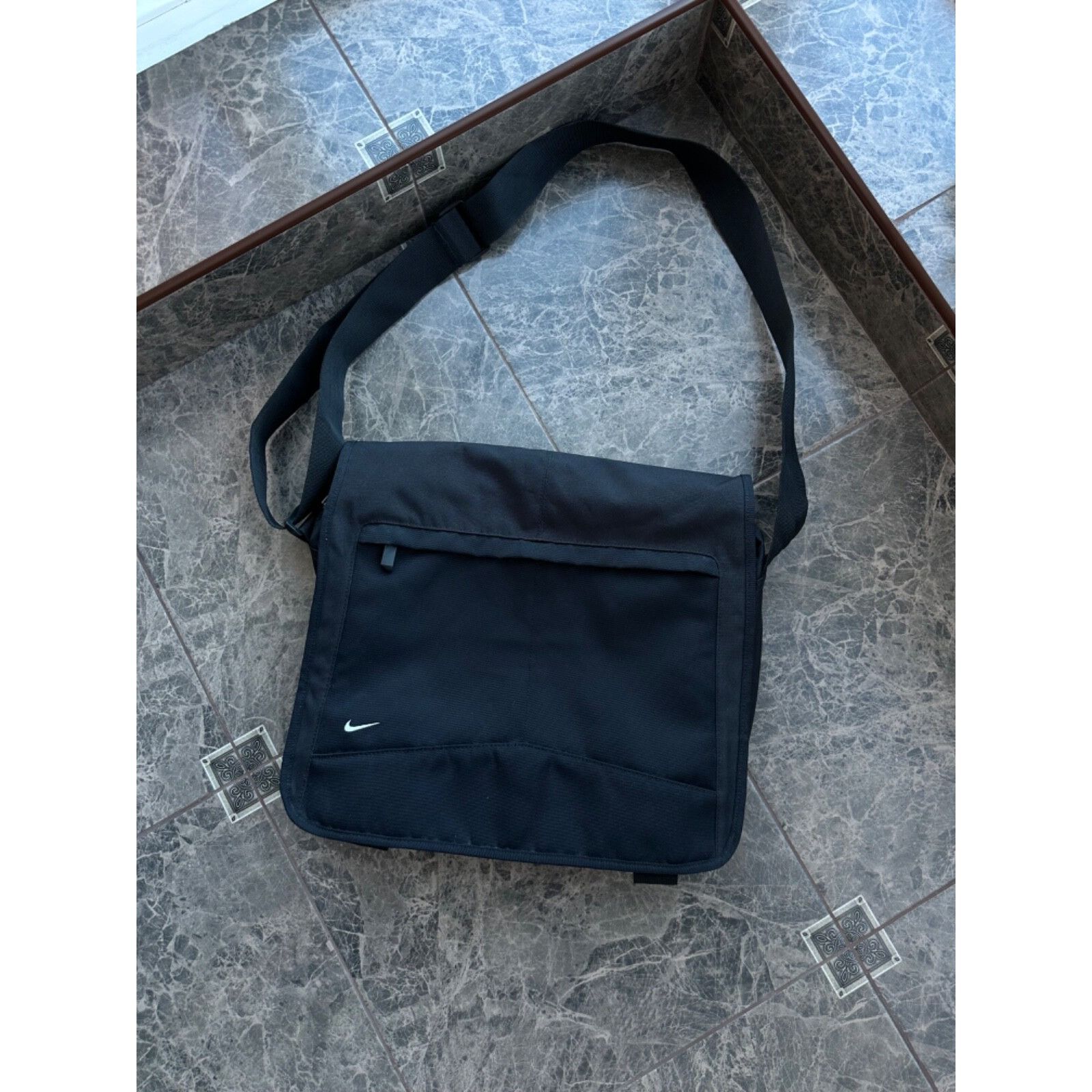 Nike VTG Nike Multi-pocket Crossbody Messenger Bag Size ONE SIZE - 1 Thumbnail