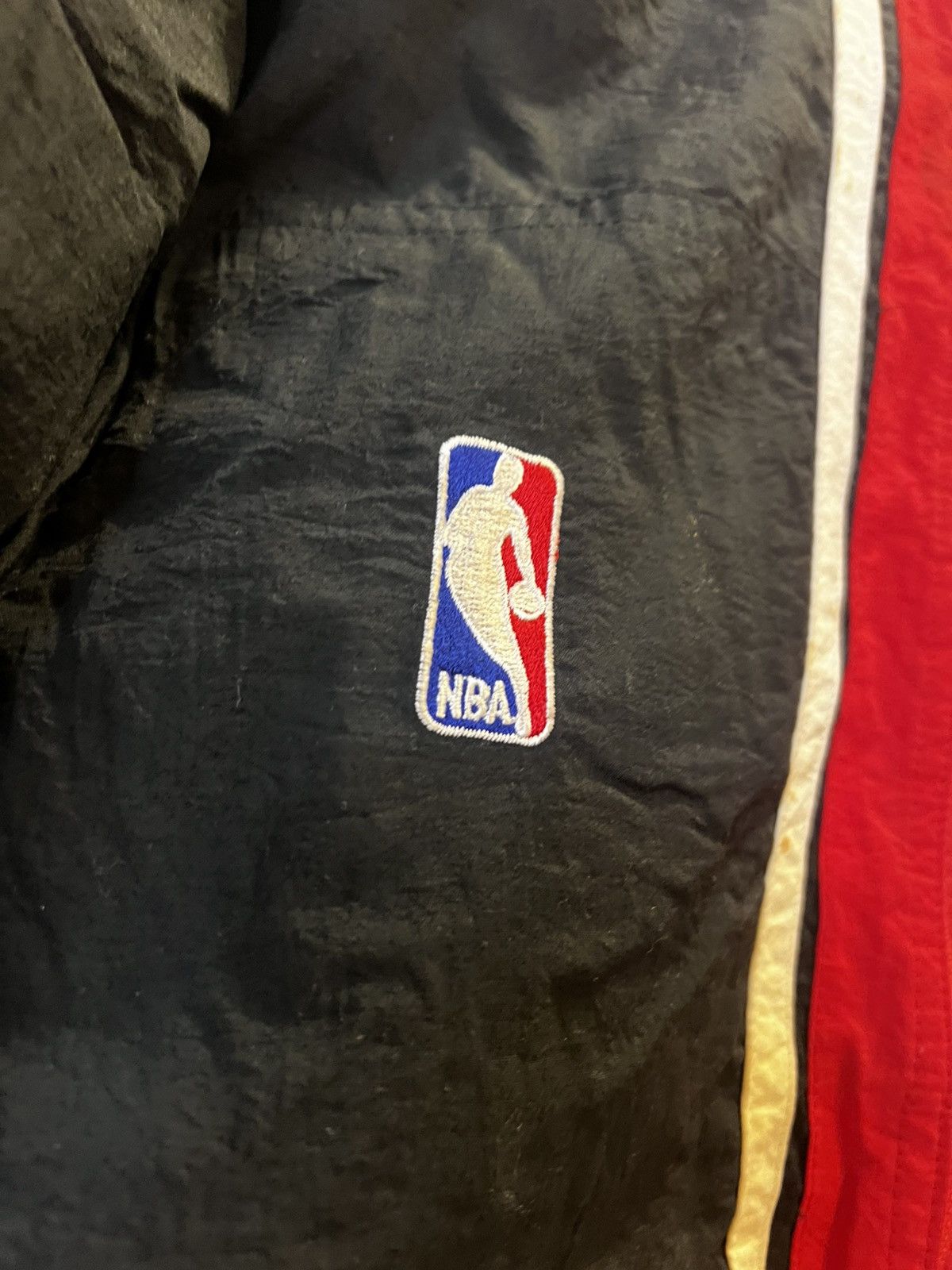 NBA × Starter × Vintage Vintage 1990's Starter Chicago Bulls NBA Hooded Windbreaker Size US L / EU 52-54 / 3 - 7 Thumbnail