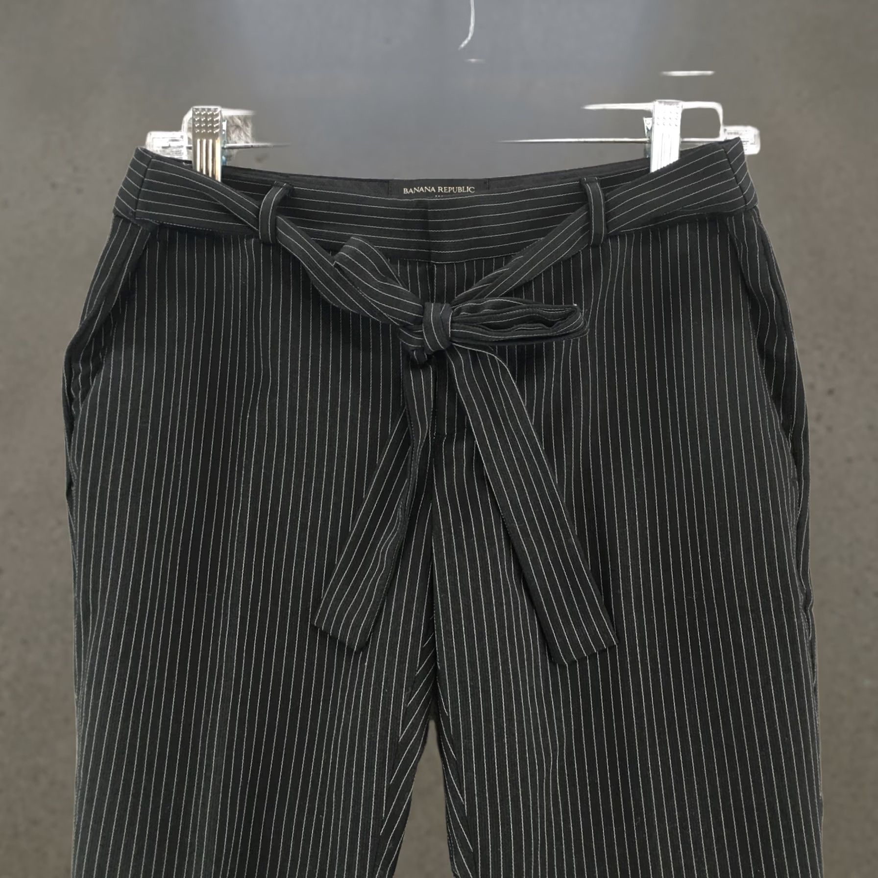Banana Republic Banana Republic Avery Straight Trouser Dress Pants Womens 4 Petite Black Striped Pants Size 27" / US 4 / IT 40 - 1 Thumbnail