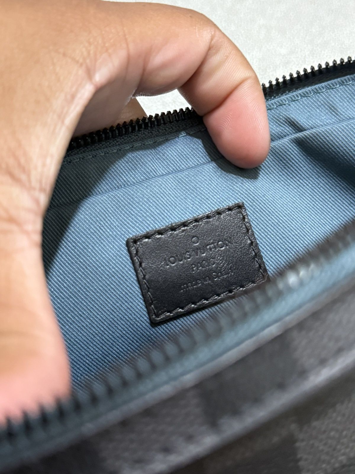 Louis Vuitton Louis Vuitton Damier Alpha Messenger Side Bag Black Size ONE SIZE - 11 Thumbnail
