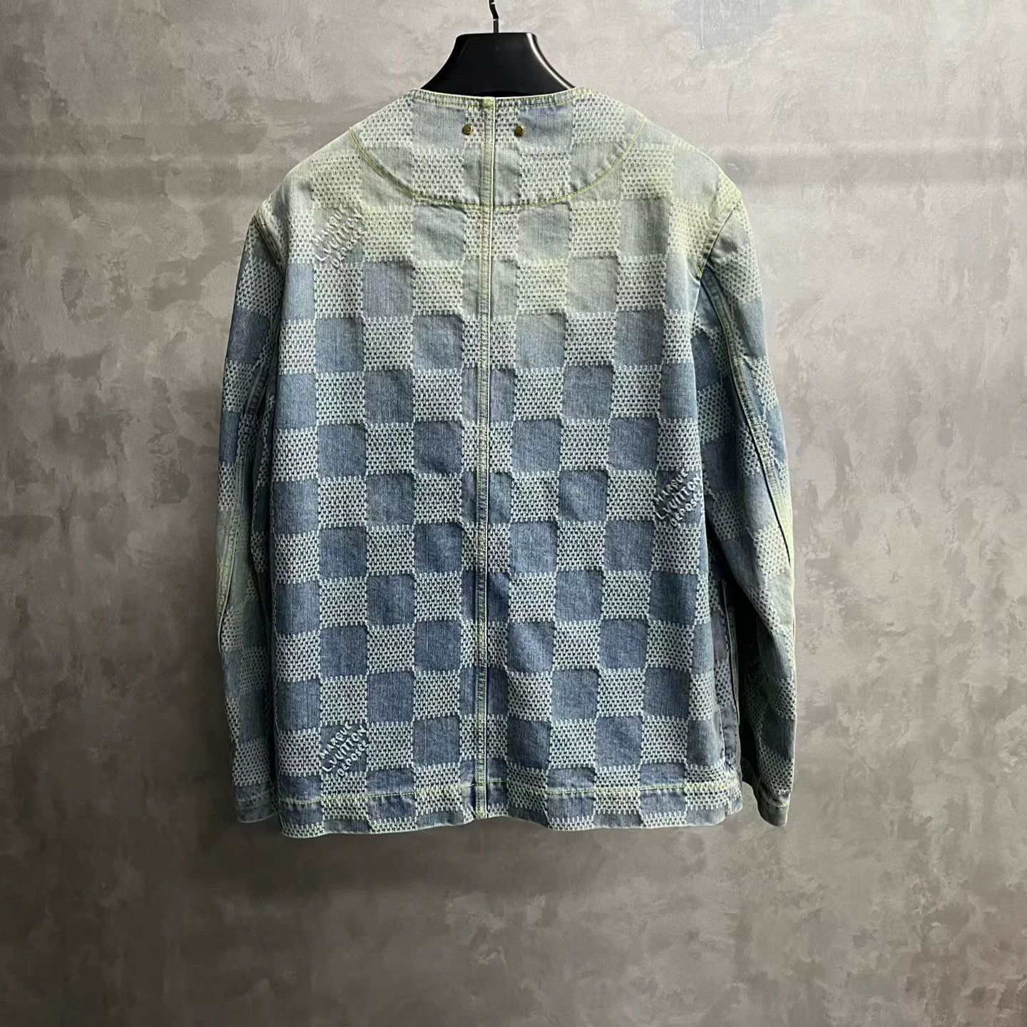 Louis Vuitton blue checkerboard long sleeve denim jacket Size US M / EU 48-50 / 2 - 3 Thumbnail