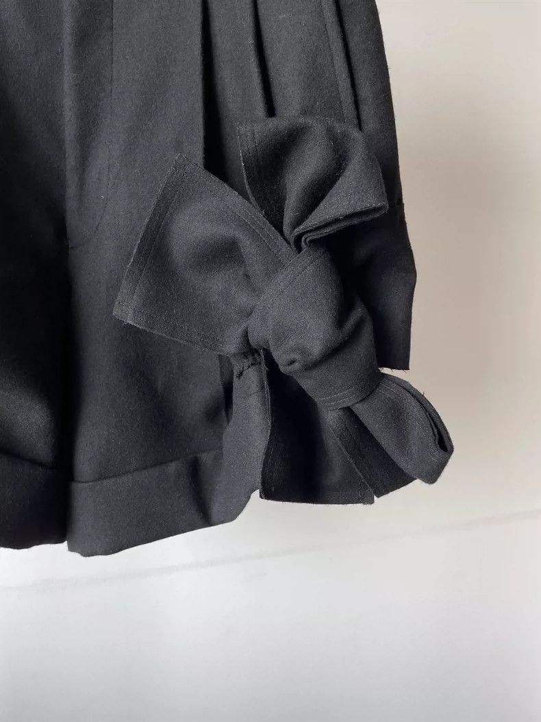 Comme des Garcons Comme des Garcons size S Bow shorts Size 26" / US 2 / IT 38 - 4 Thumbnail