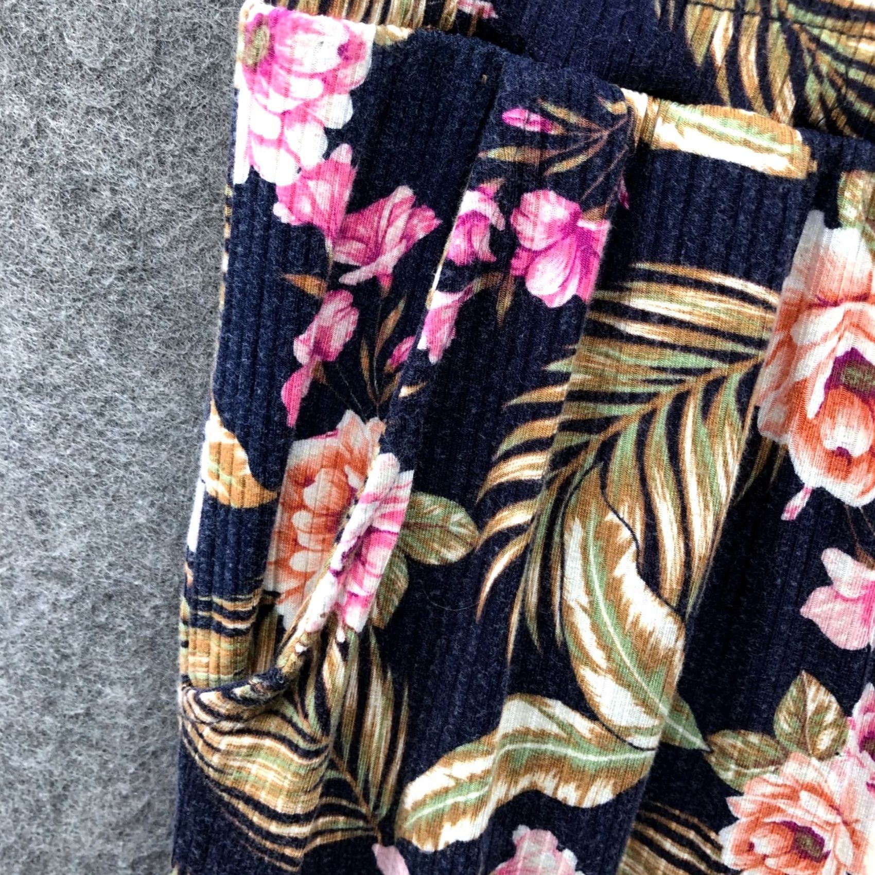 O'Neill O'Neill Pants Womens S Floral Wide Leg Navy Tropical Pull Jersey Knit Size S / US 4 / IT 40 - 5 Thumbnail