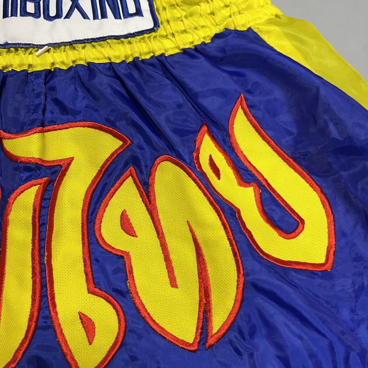 Japanese Brand VINTAGE MUAY THAI BOXING SPORT QUALITY LIGHT SHORTS Size US 30 / EU 46 - 7 Thumbnail