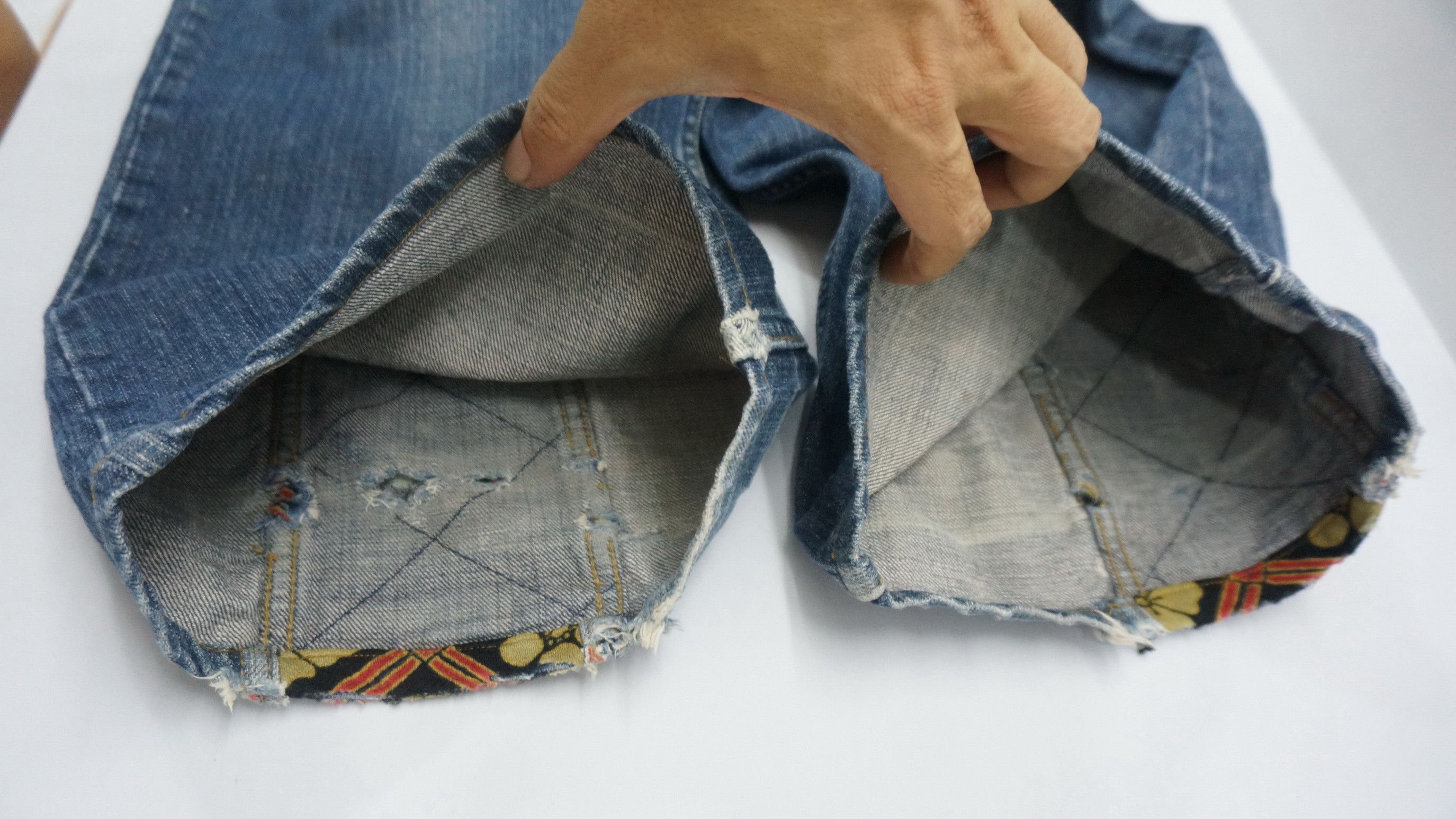 Japanese Brand 🌸🌸Rare Karakuri Tamashi Koi Embroidery Vintage Jeans Size US 40 / EU 56 - 15 Thumbnail