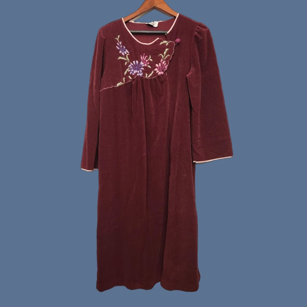 Vintage VINTAGE Vanity Fair Nightgown Womens Medium Burgundy Velour Embroidered 80s Size ONE SIZE - 1 Thumbnail