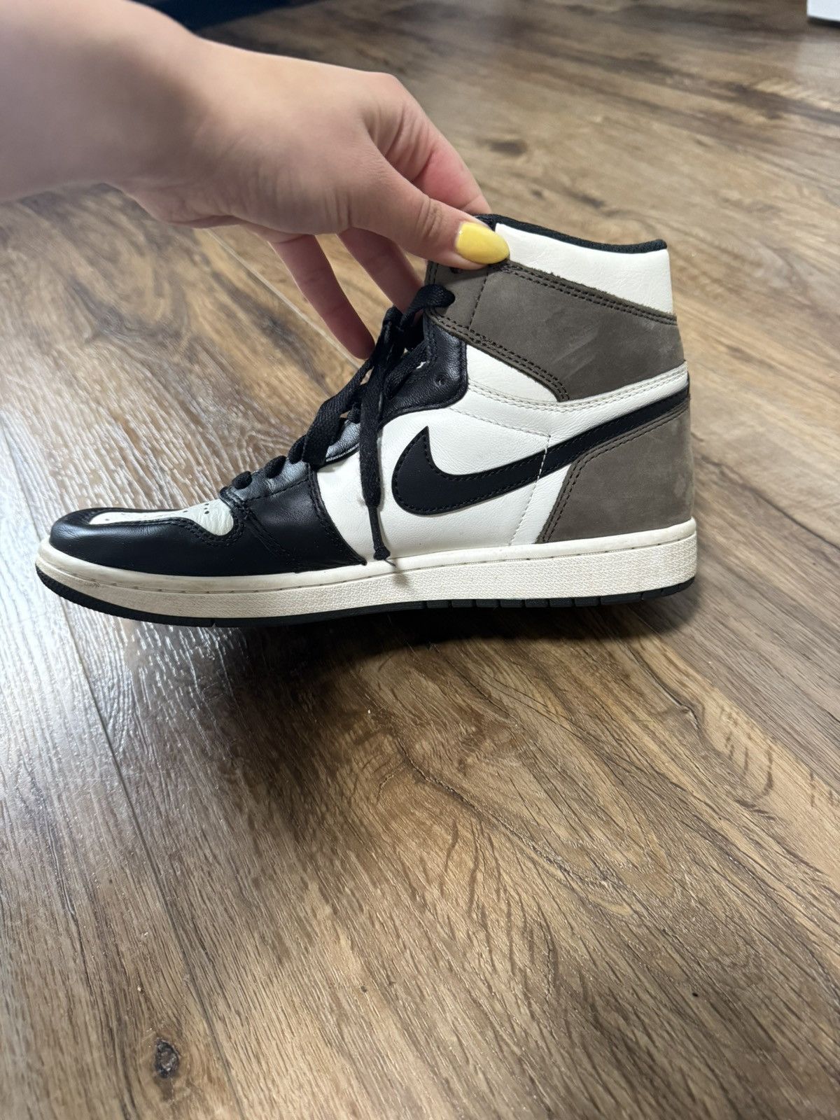 Nike Jordan 1 Retro High Mocha Size US 8 / EU 41 - 9 Thumbnail