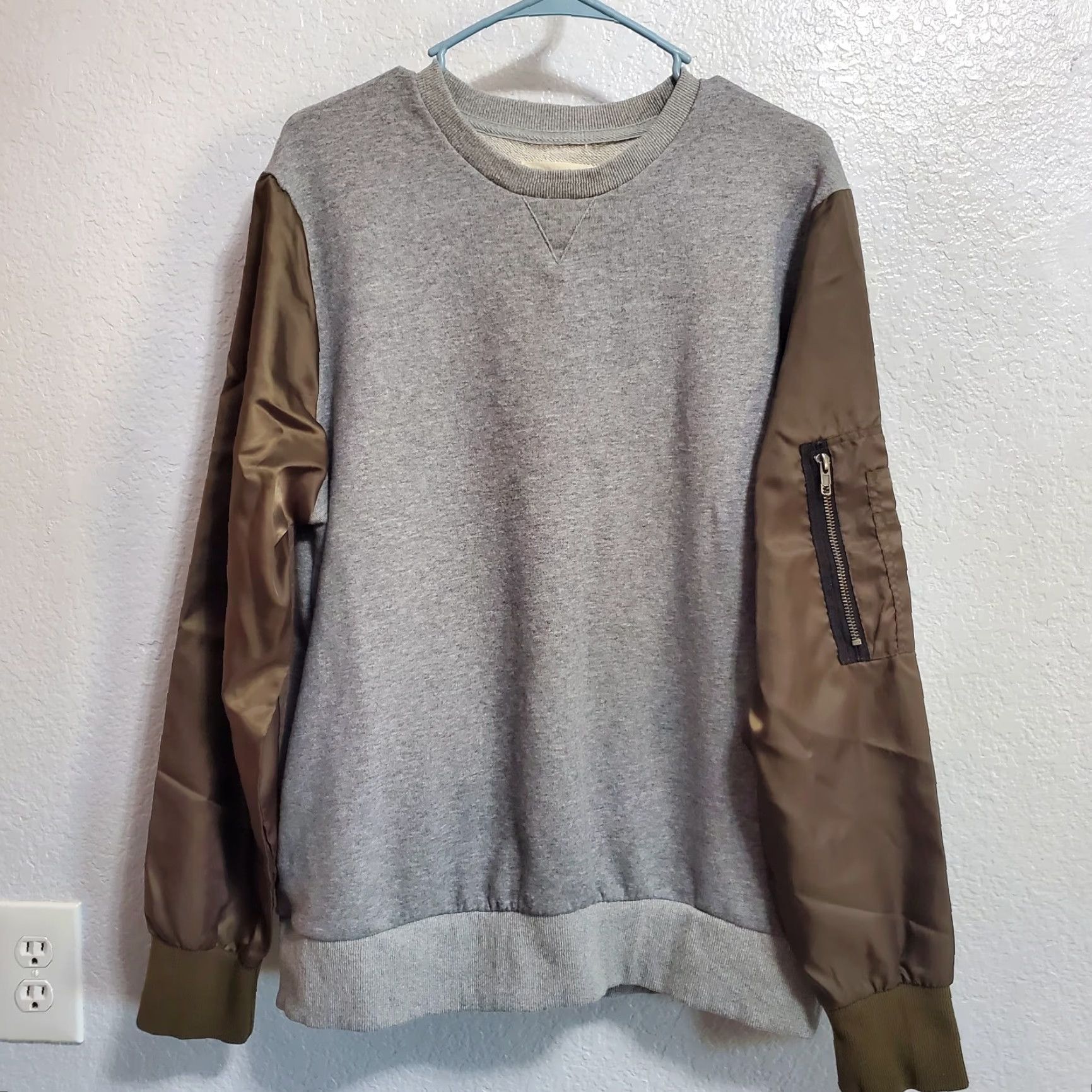 Vintage VSTR Premium Sweatshirt Men XL Gray Green Satin Sleeve Crew Neck Pullover Pocket Sweatshirt Size US XL / EU 56 / 4 - 2 Thumbnail
