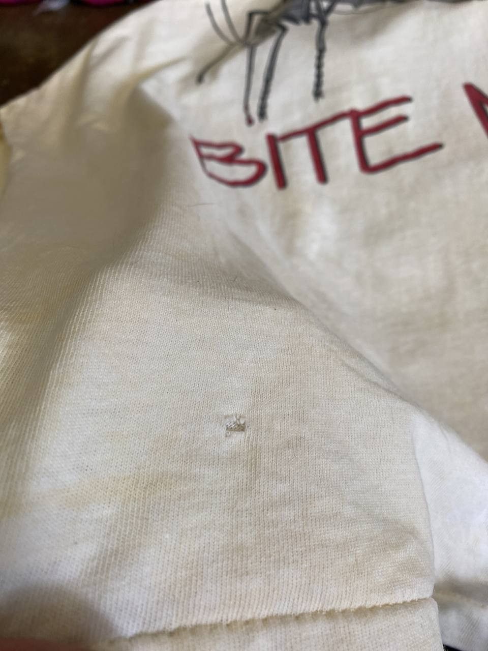 Vintage vintage bite me big logo tee nice design Size US XXL / EU 58 / 5 - 11 Thumbnail