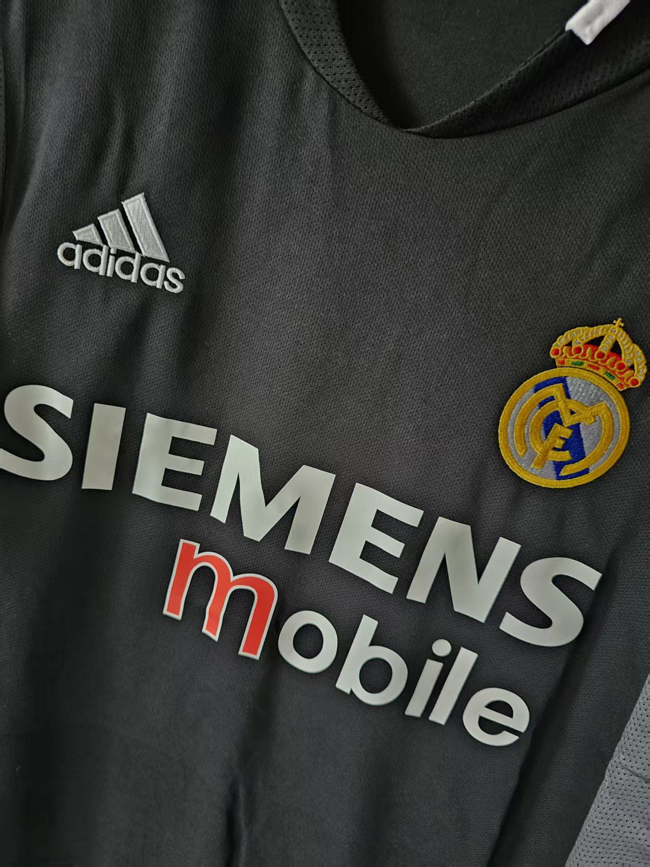 Other 2004 2005 Real Madrid #9 Ronaldo Jersey Away Size US S / EU 44-46 / 1 - 3 Thumbnail