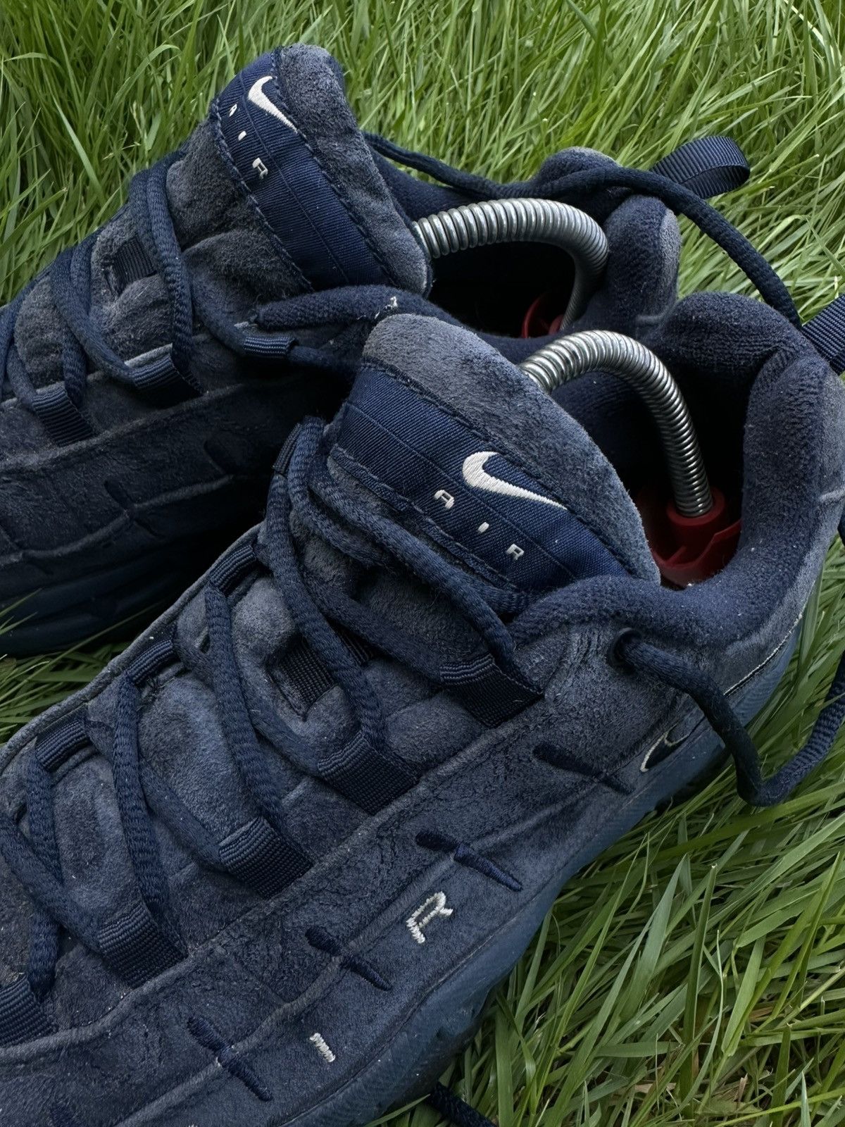 The 1975 × Vintage Baskets Nike Air Perish 1999s Size US 8.5 / EU 41-42 - 4 Thumbnail
