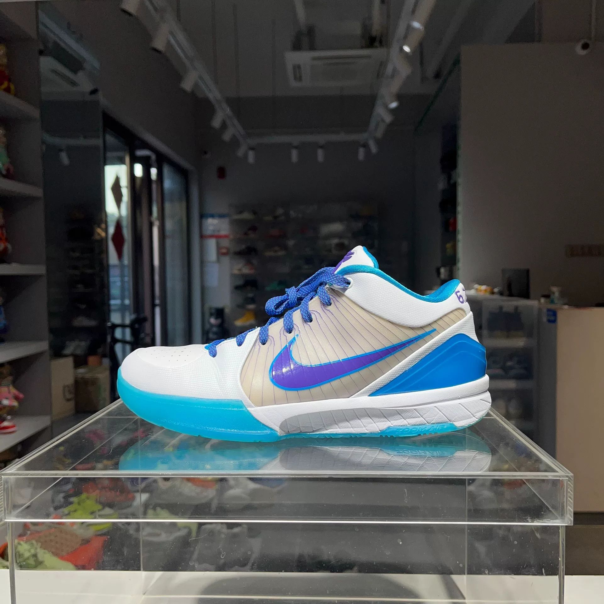 Nike Nike Lowtop Sneakers 9.5 Men Size US 9.5 / EU 42-43 - 1 Thumbnail