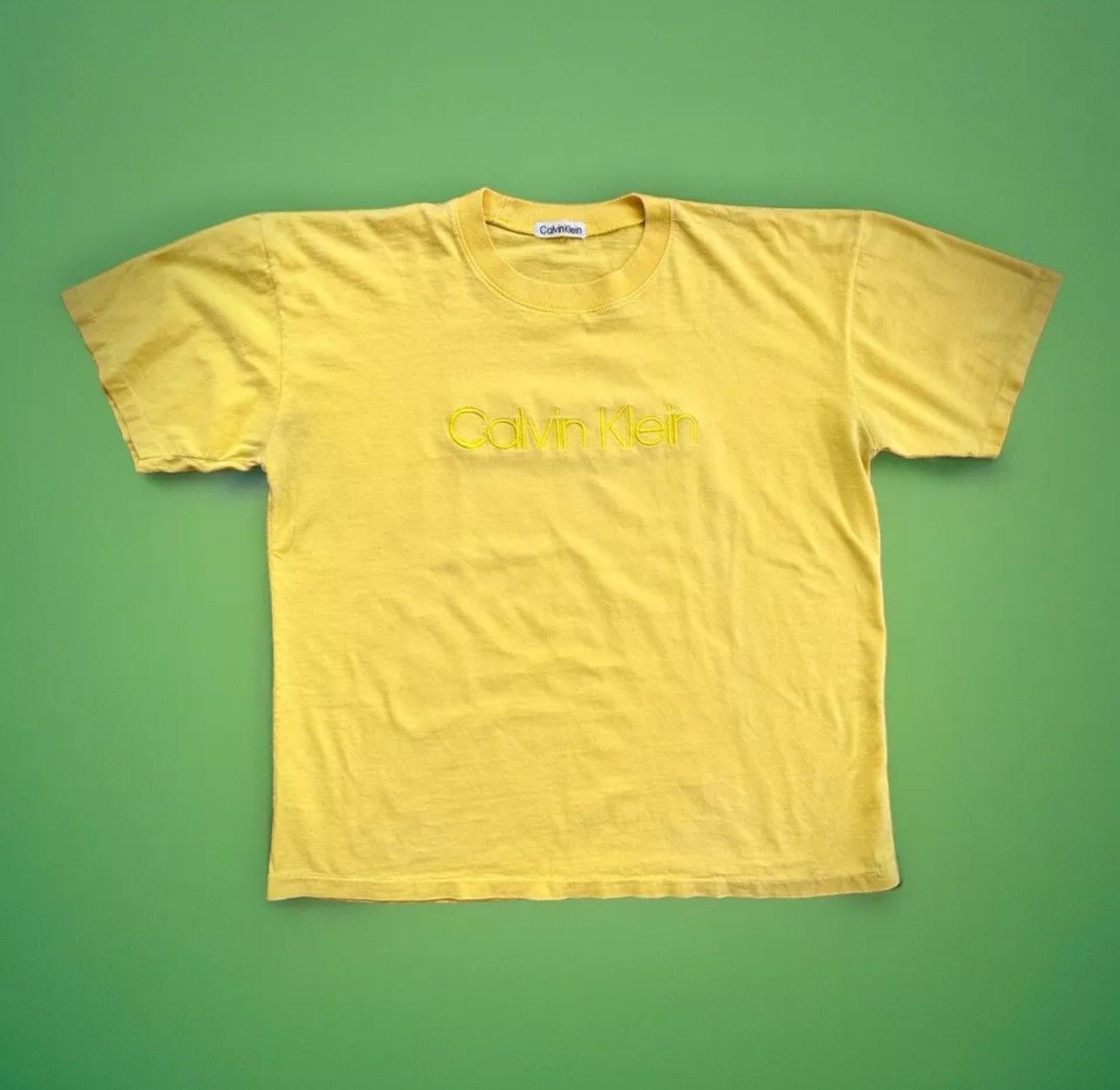 Calvin Klein × Vintage Vintage Y2K 80s Calvin Klein T Shirt Single Stitch Cropped Size US L / EU 52-54 / 3 - 1 Thumbnail