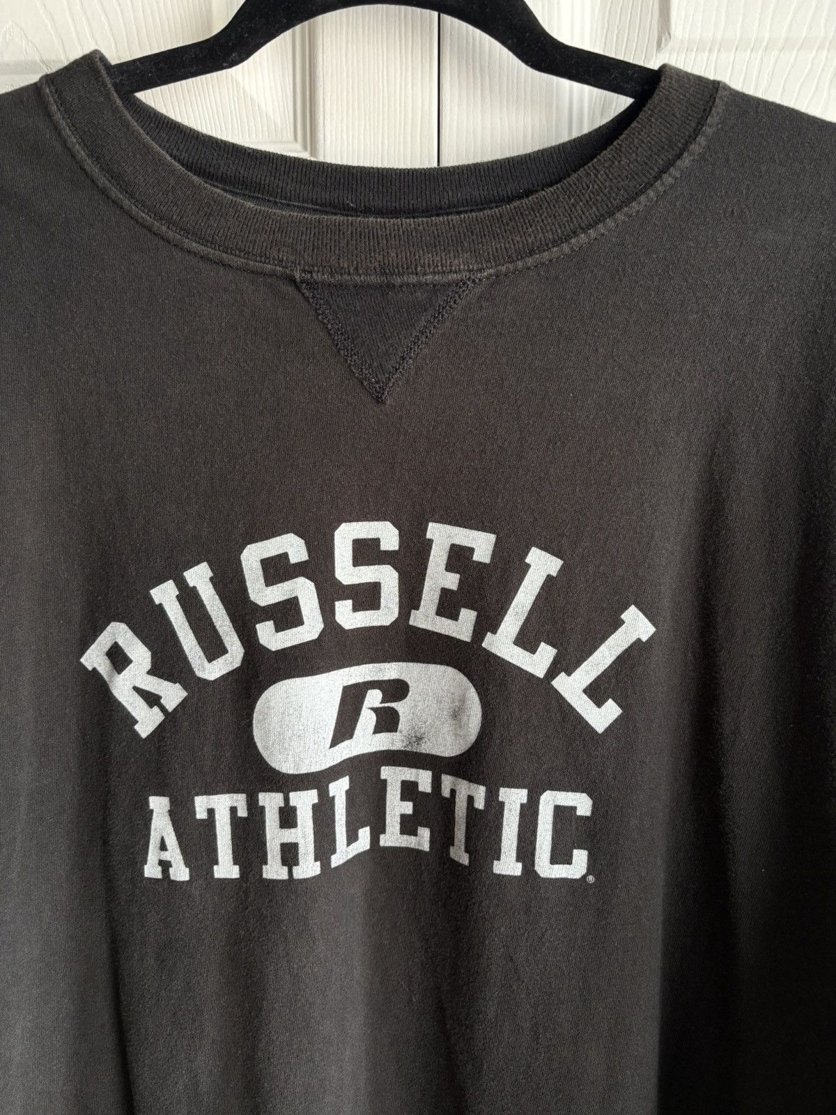 Russell Athletic × Vintage Russel Athletic Vintage Faded Streetwear Black XXL T-shirt Size US XXL / EU 58 / 5 - 2 Thumbnail