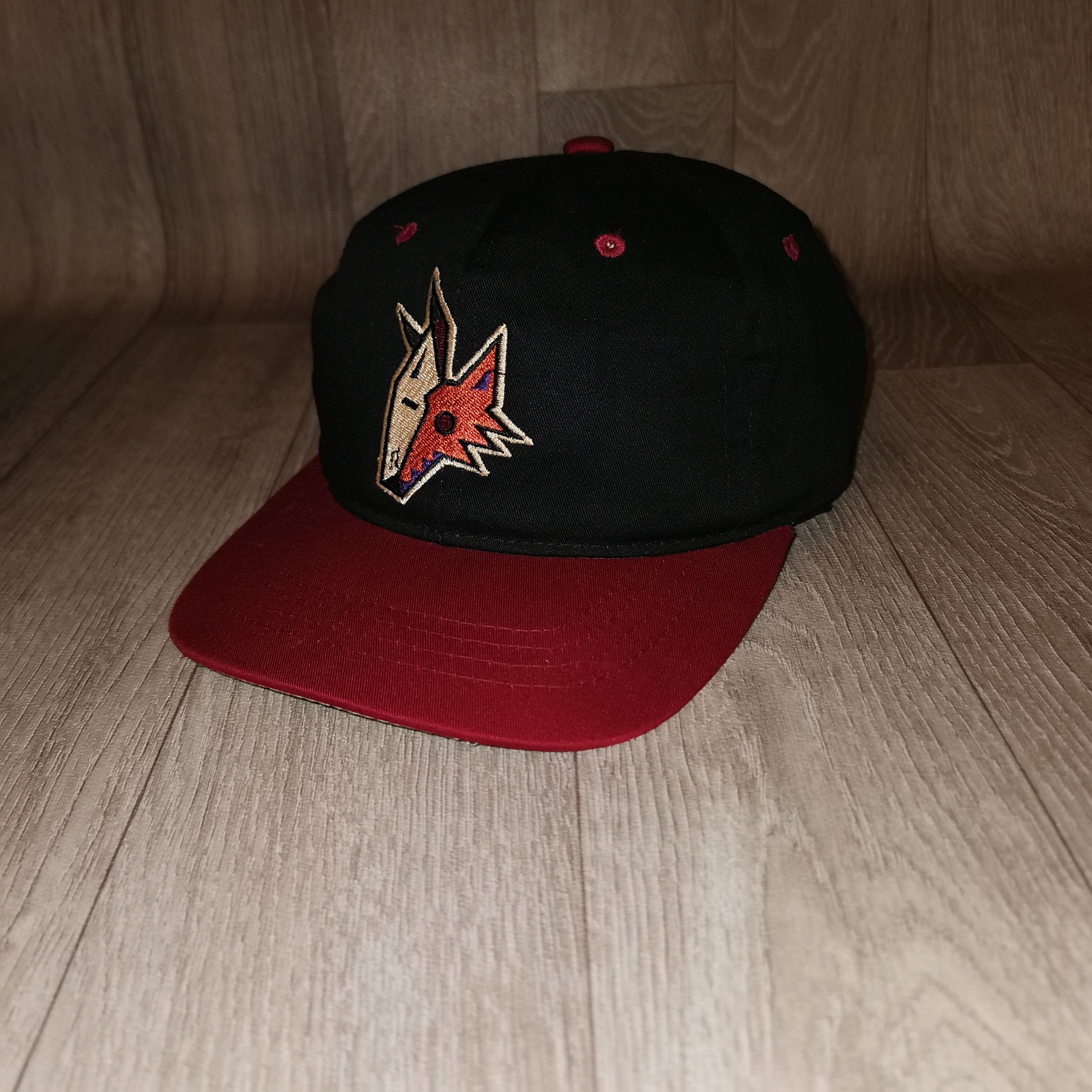 Starter RARE Vintage 1990s Phoenix Coyotes NHL Starter SnapBack Hat Size ONE SIZE - 5 Thumbnail