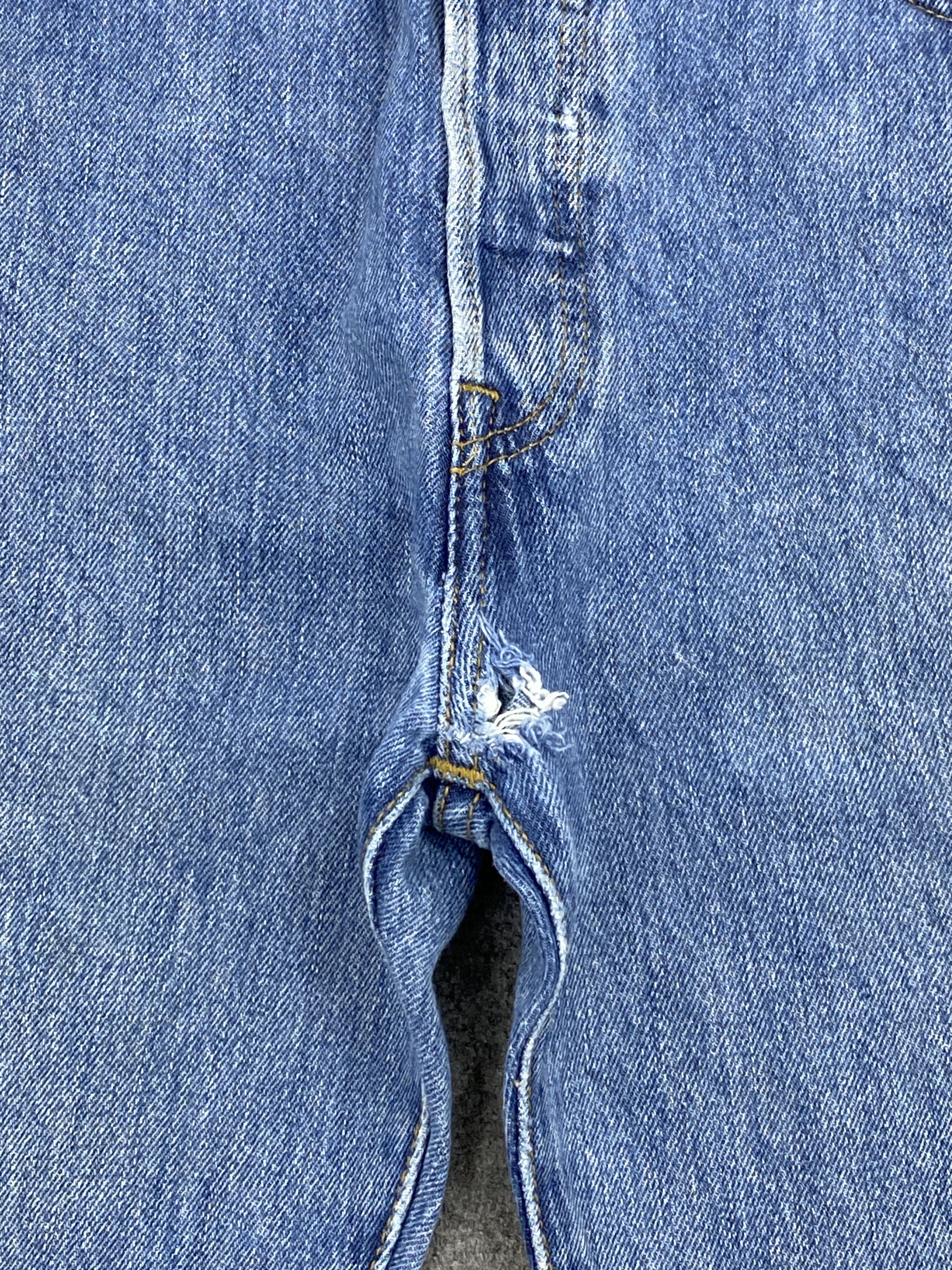 Levi's Vintage Levis 501 Blue Denim Jeans DP2660 Size US 31 - 8 Thumbnail