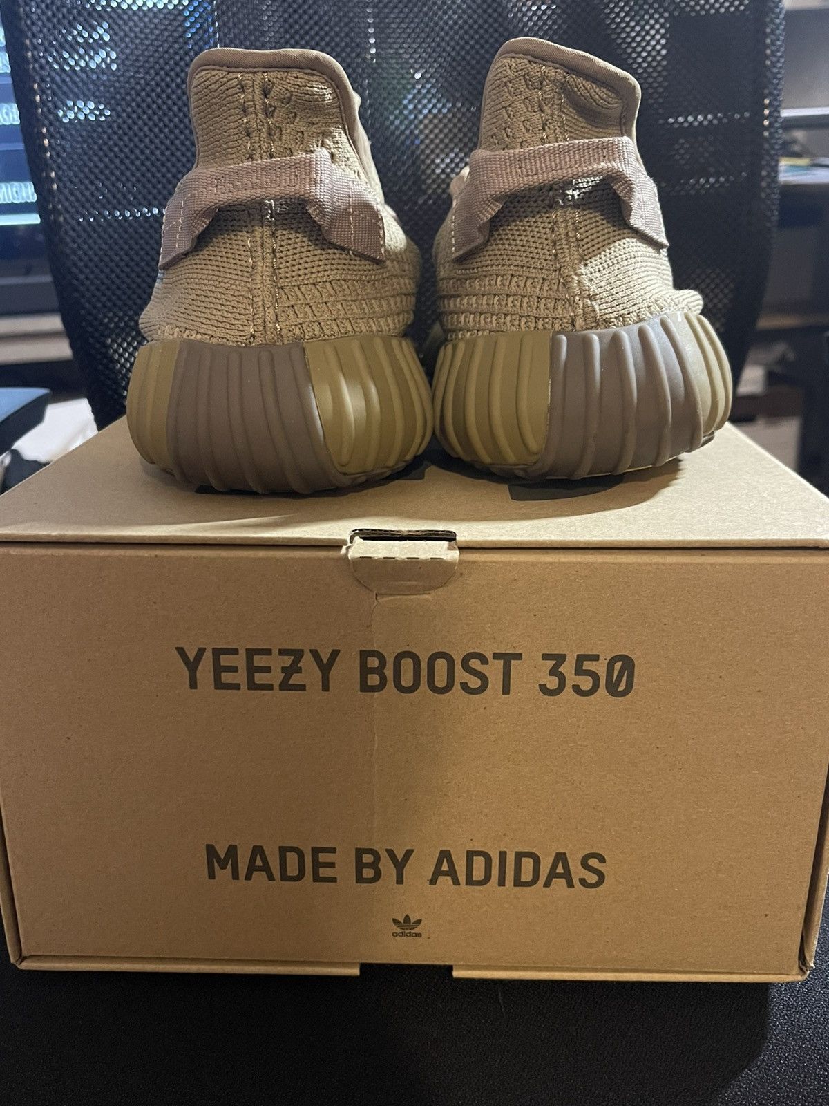 Adidas Yeezy Boost 350 V2 Earth 12.5 Size US 12.5 / EU 45-46 - 4 Thumbnail