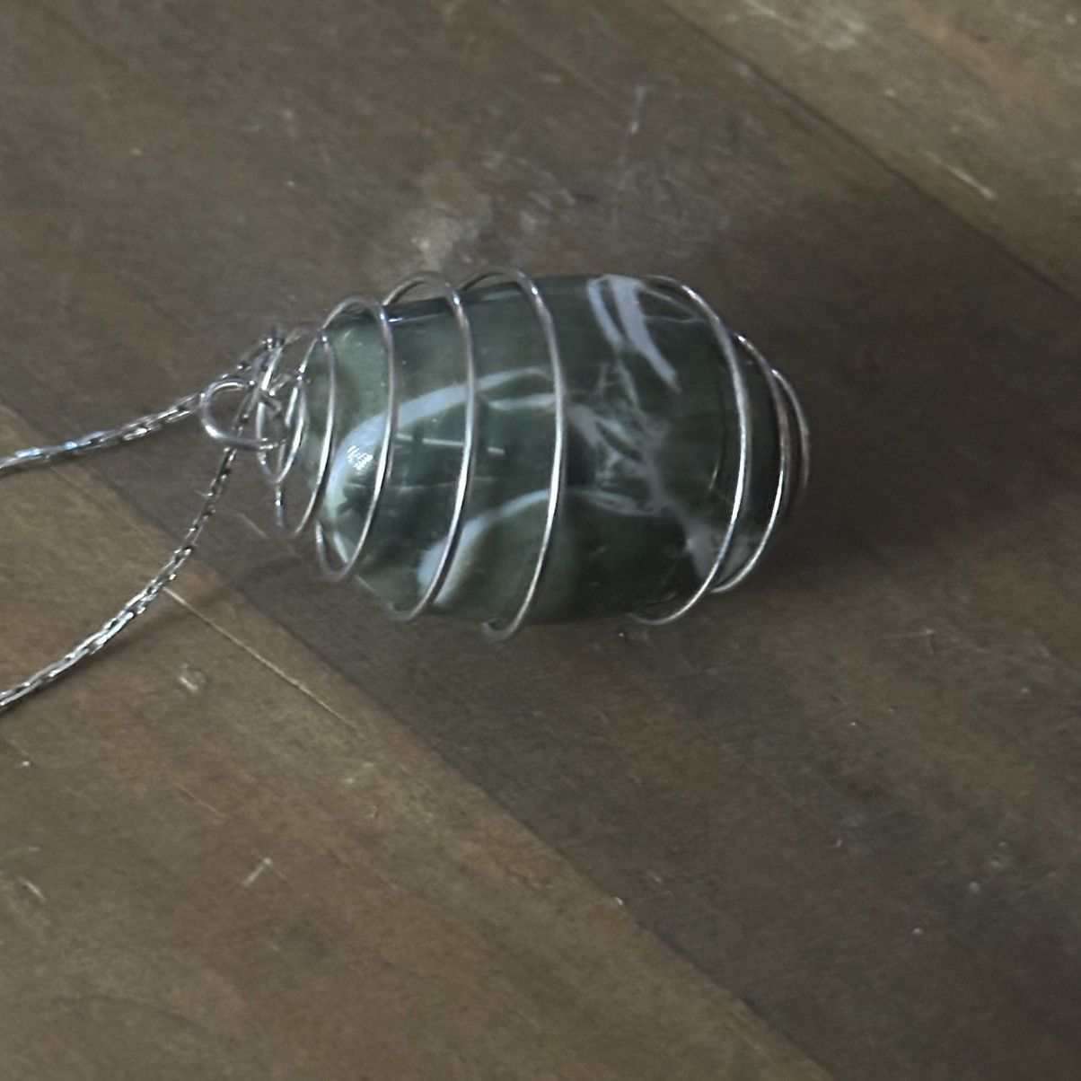 Vintage Vintage caged green Adventurine pendant necklace Size ONE SIZE - 4 Thumbnail