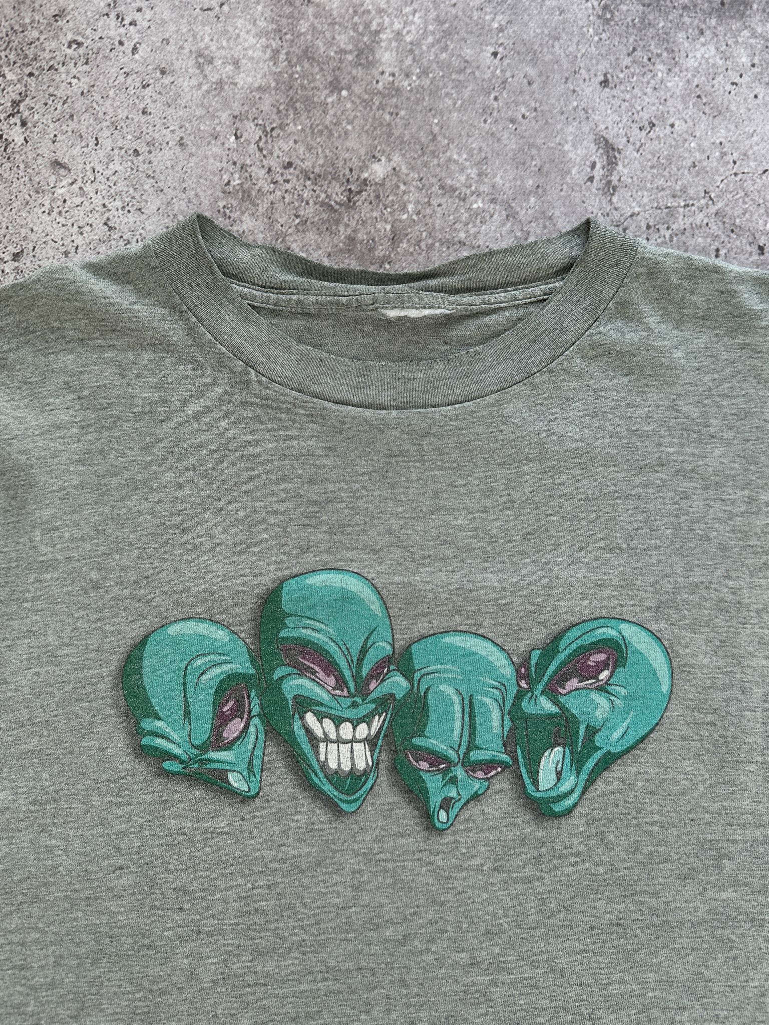 Vintage Vintage Aliens Tee Shirt Size US XL / EU 56 / 4 - 3 Thumbnail