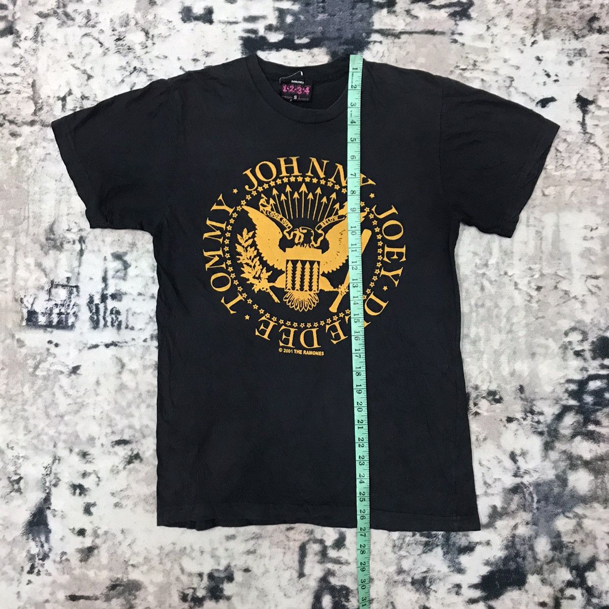 Band Tees Vintage Ramones Band Tshirt Size US S / EU 44-46 / 1 - 10 Thumbnail