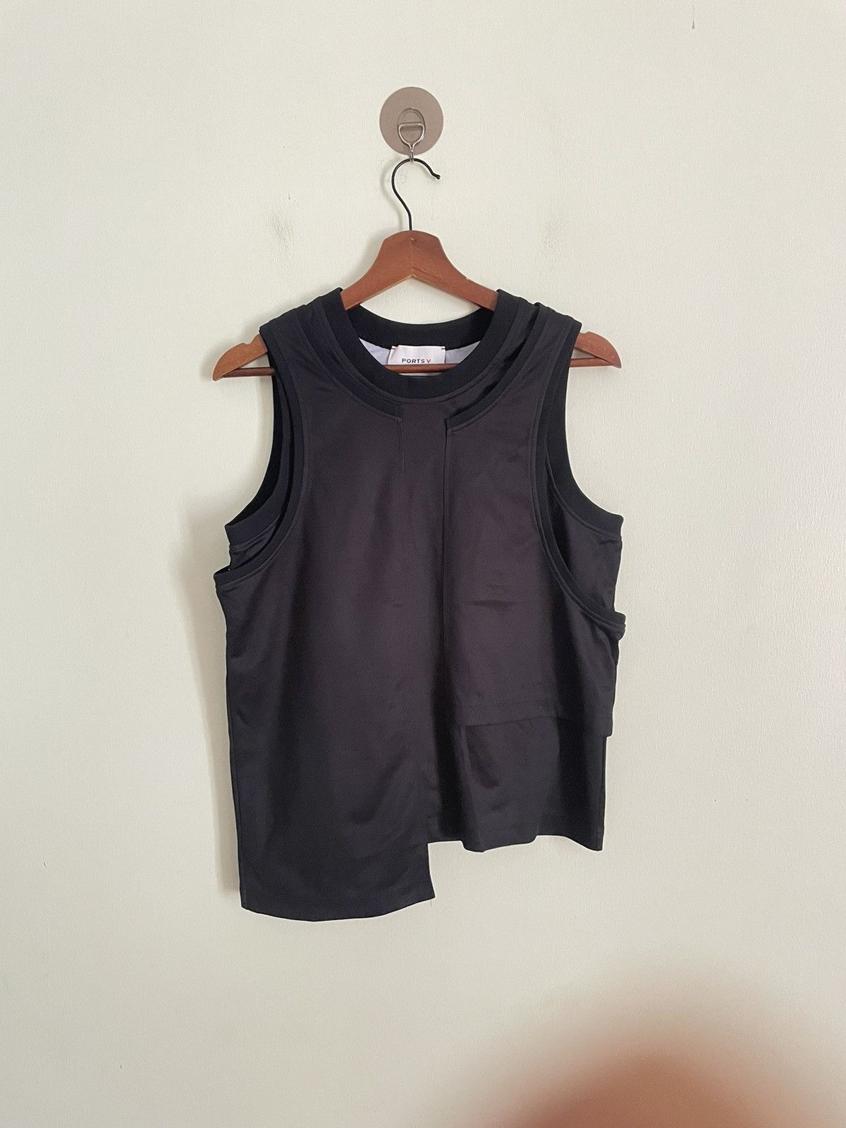 Designer Ports V tank tops Size US S / EU 44-46 / 1 - 1 Thumbnail