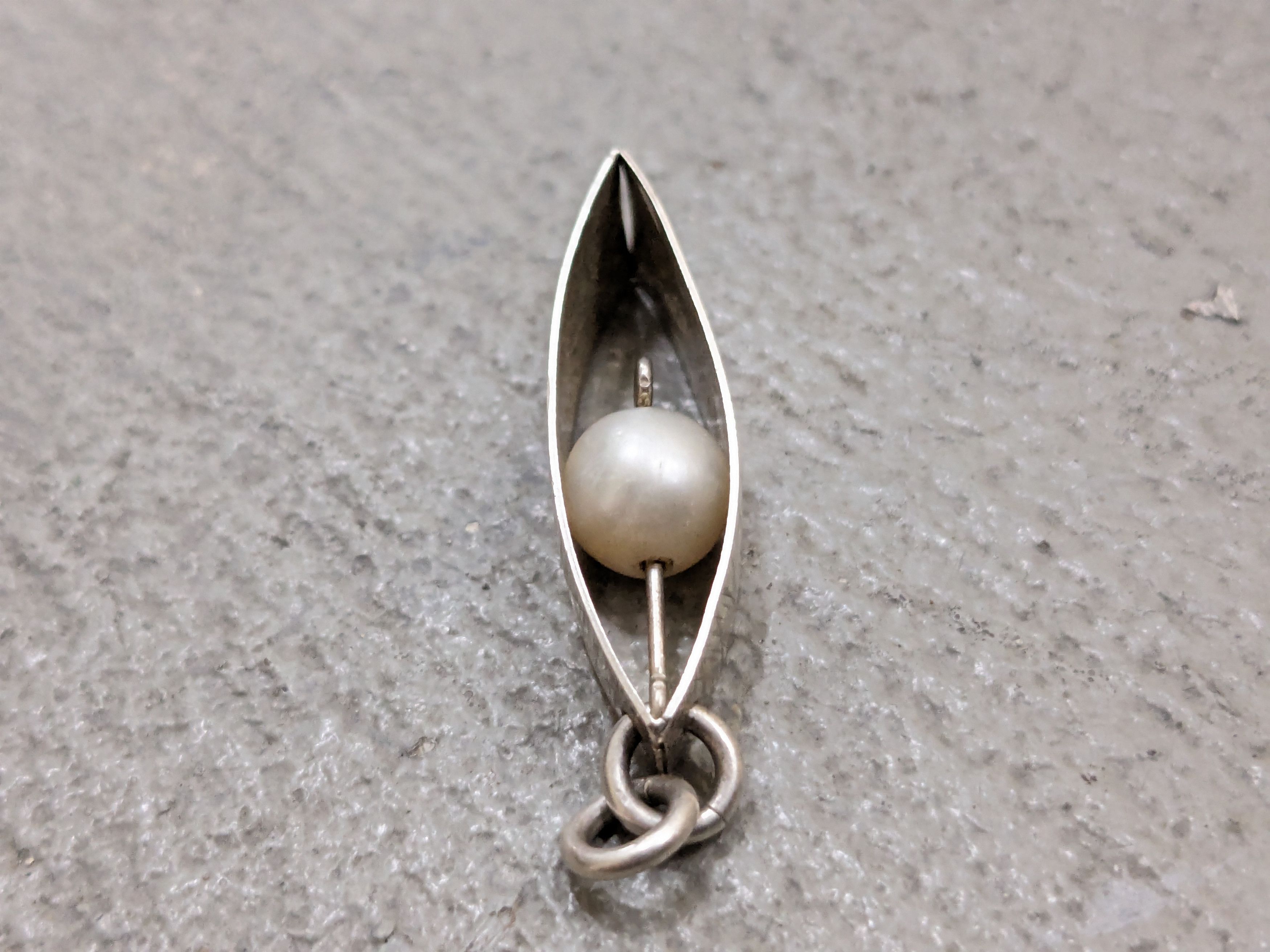 Jewelry Vintage Sterling Silver Pendant Pearl Modern Avant Garde Size ONE SIZE - 4 Thumbnail