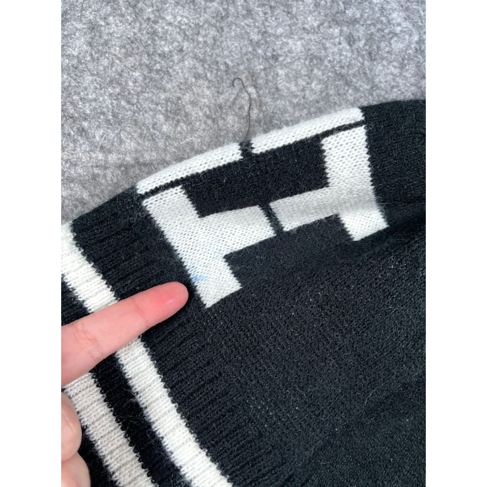 Vintage Vivint Beanie Toque Adult One Size Black White Striped Knit Acrylic Security Pom Size ONE SIZE - 6 Thumbnail