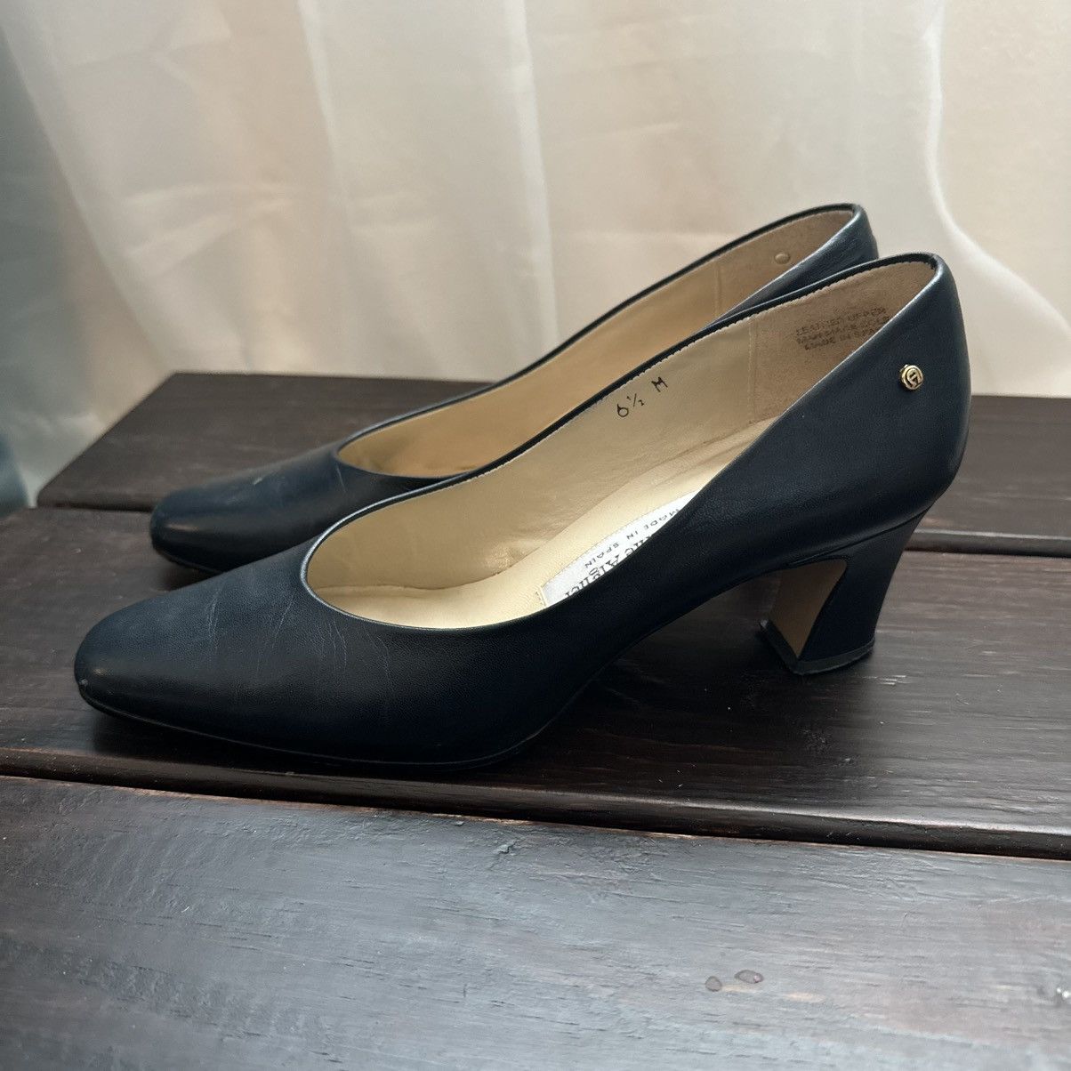 Etienne Aigner Etienne Aigner Taylor Heels Size 6.5M Black Leather Pumps Size US 6.5 / IT 36.5 - 3 Thumbnail