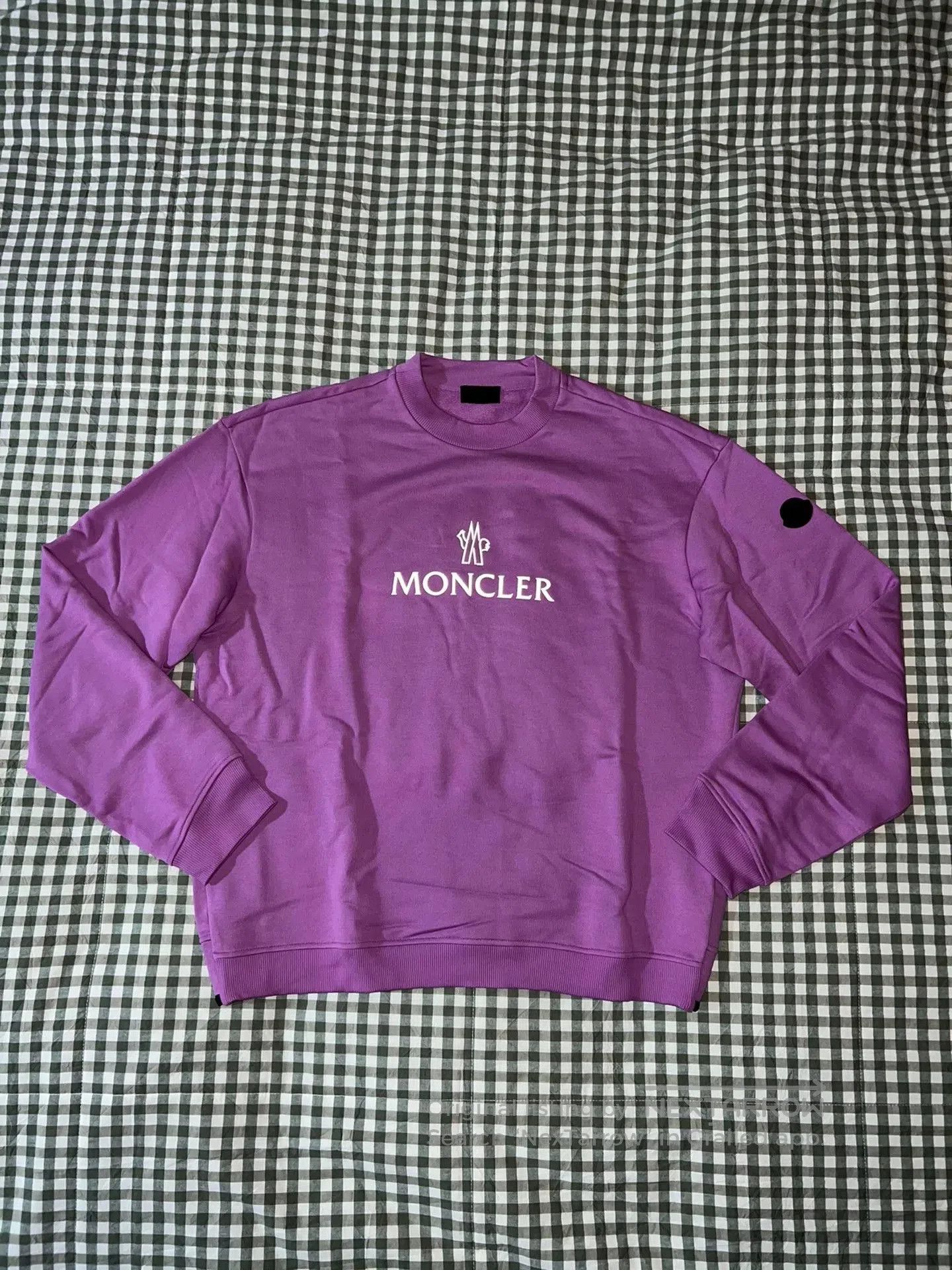 Moncler moncler maglia high-end sweatshirt in purple. Size M / US 6-8 / IT 42-44 - 1 Thumbnail