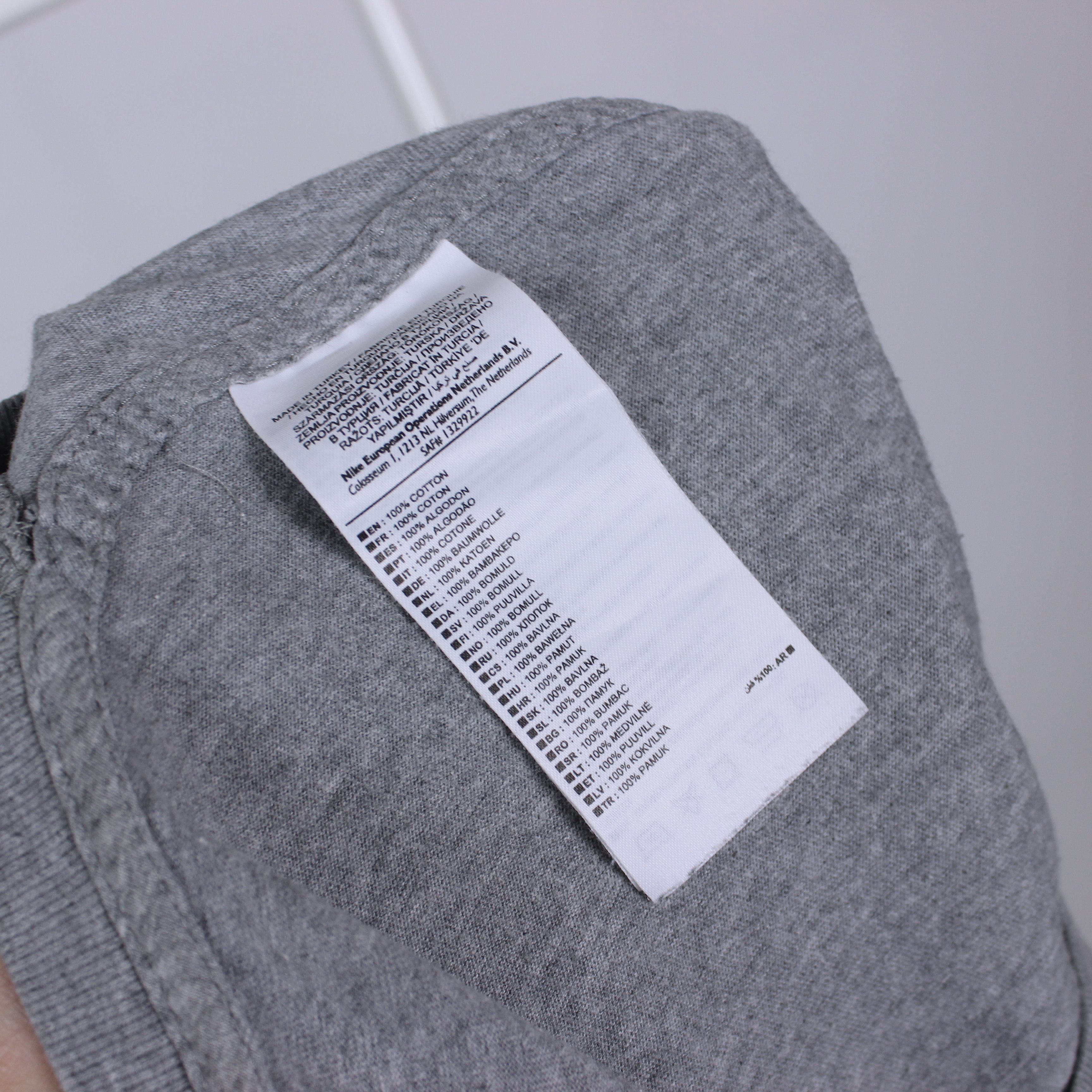 Nike Nike t shirt men centr logo big M gray Size US M / EU 48-50 / 2 - 5 Thumbnail
