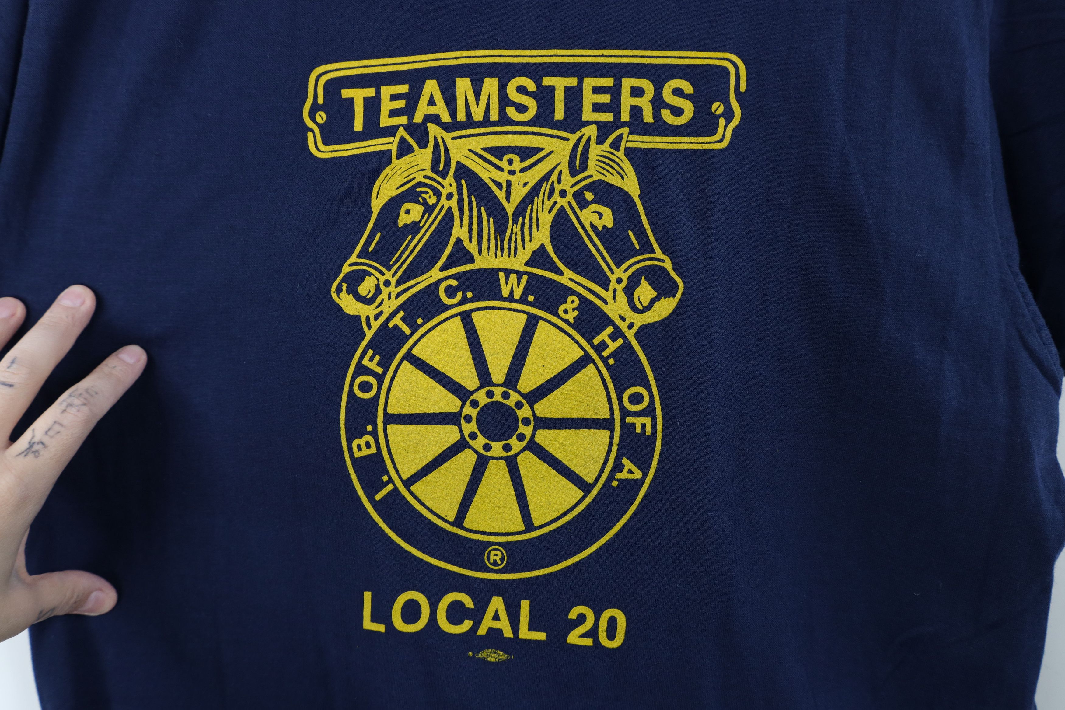 Vintage Vintage 80s Union Local 20 Short Sleeve T-Shirt Blue USA Size US XL / EU 56 / 4 - 4 Thumbnail