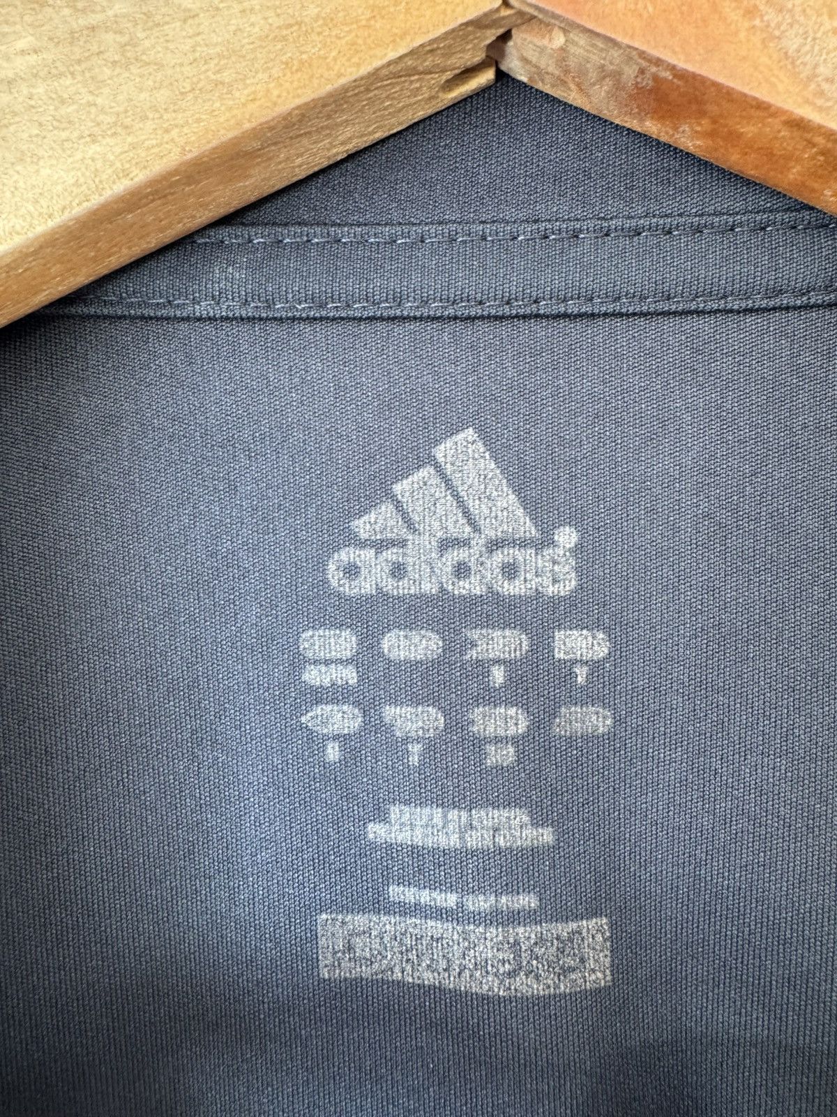 Adidas Vintage Liverpool 2009-2010 Soccer Training Jersey Adidas Size US L / EU 52-54 / 3 - 13 Thumbnail