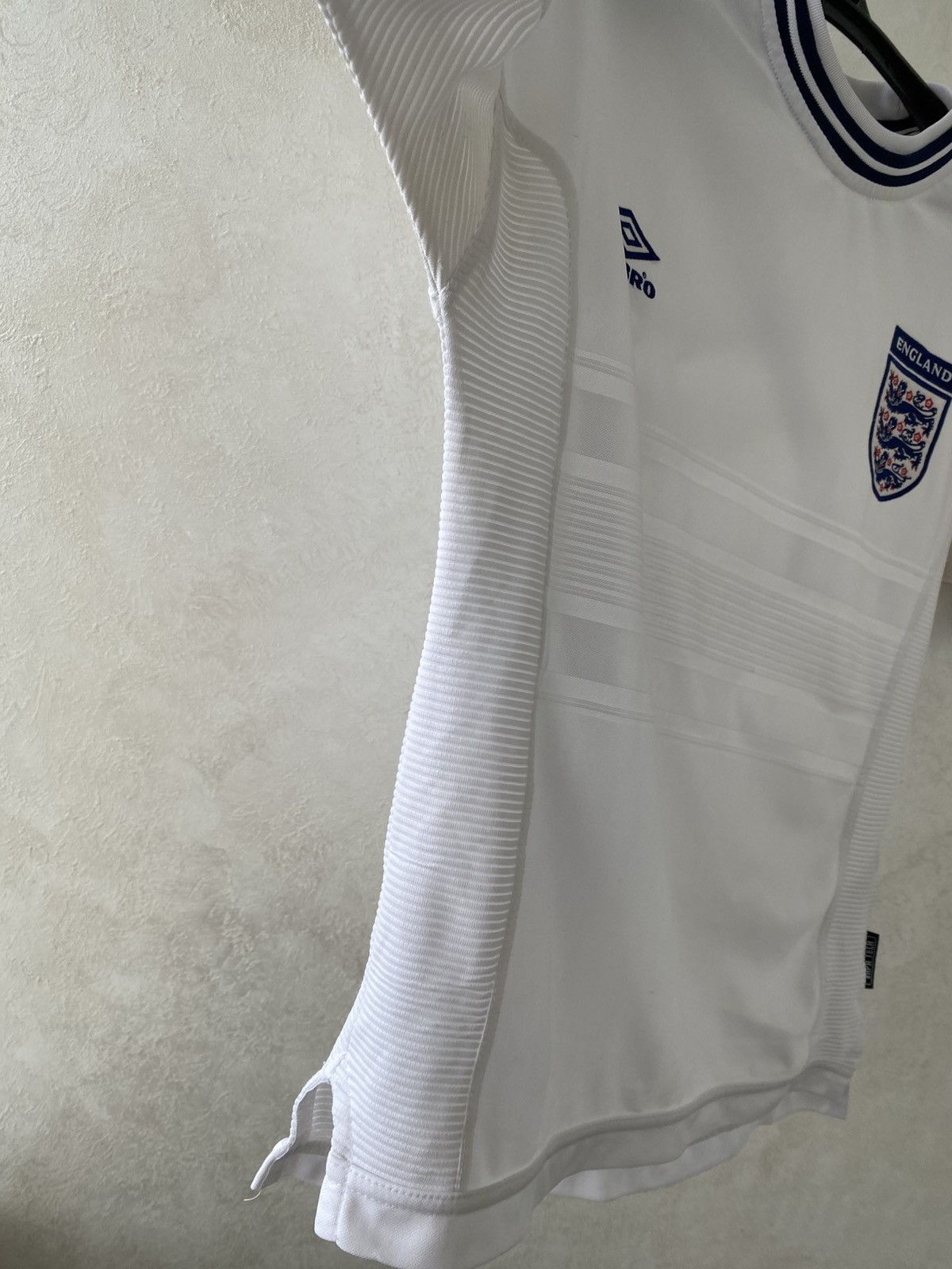 Umbro Vintage UMBRO England 1999-2001 Home Vapa Football Shirt Size US S / EU 44-46 / 1 - 18 Thumbnail
